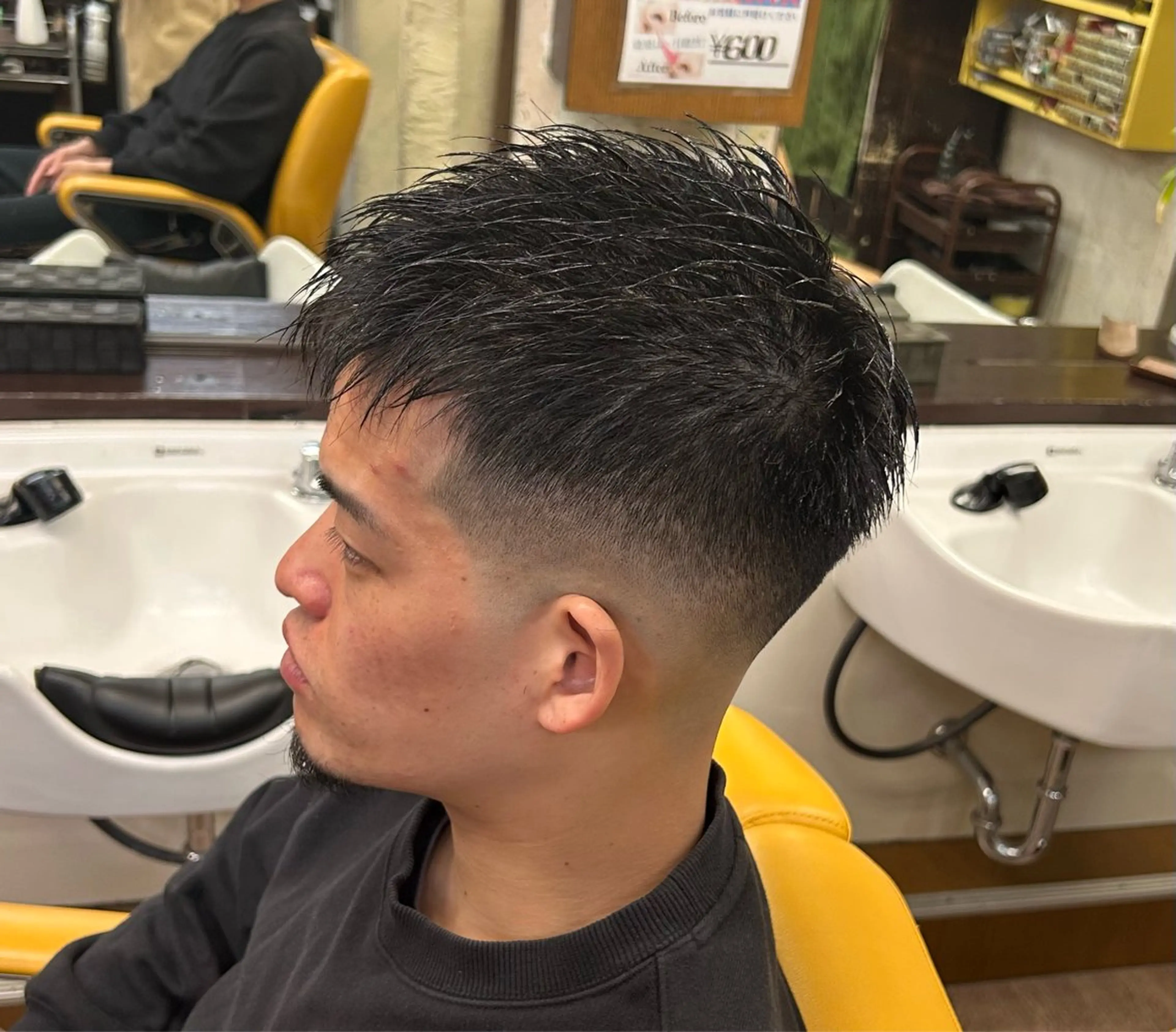 ショート メンズ フェードカット スキンフェード 新宿メンズカット✂︎ 能戸蒼生💈のヘアスタイル