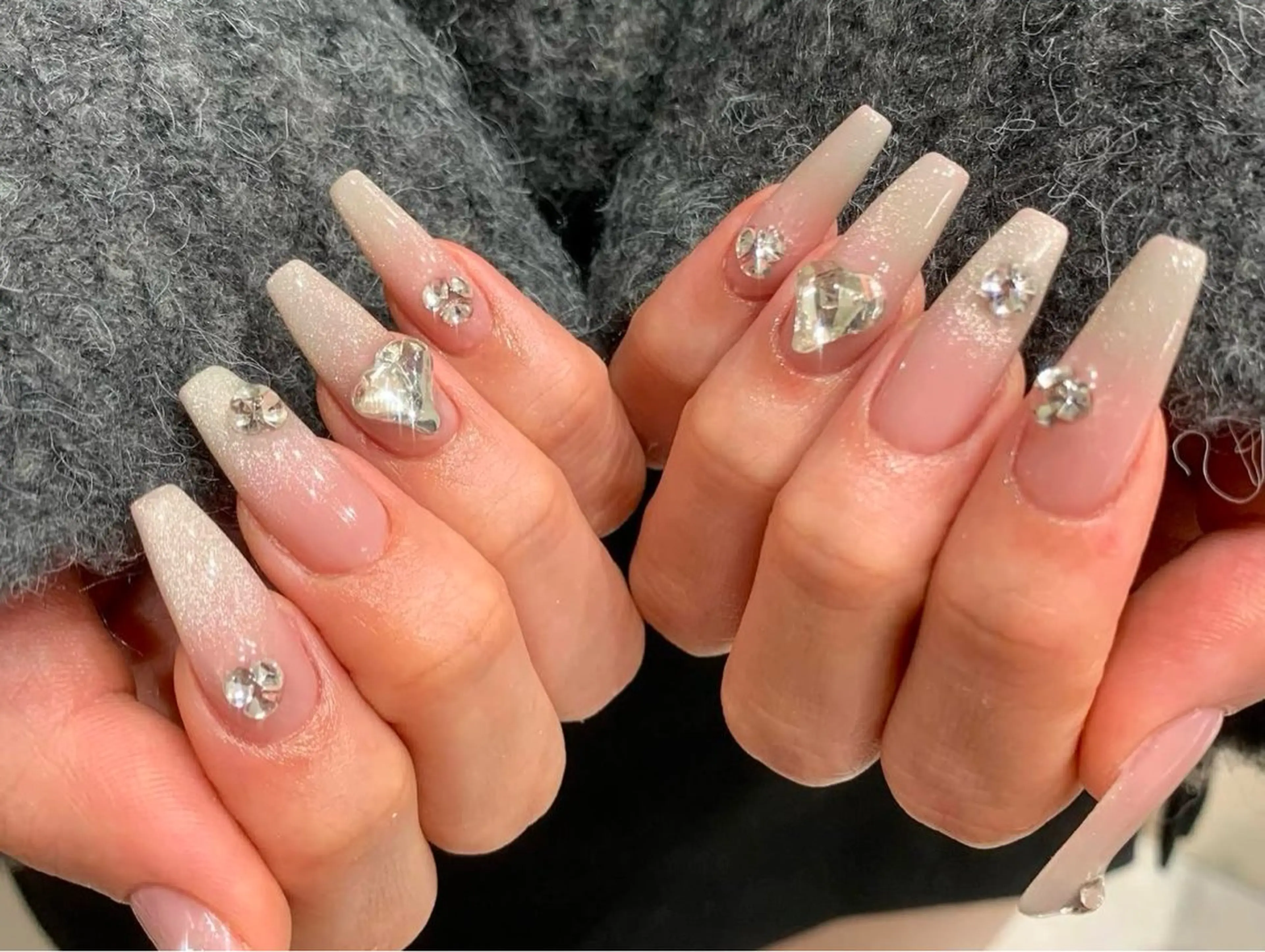 ネイル グラデーション キラキラネイル ワンカラーネイル 冬ネイル Jenn Nail Salonのネイルデザイン
