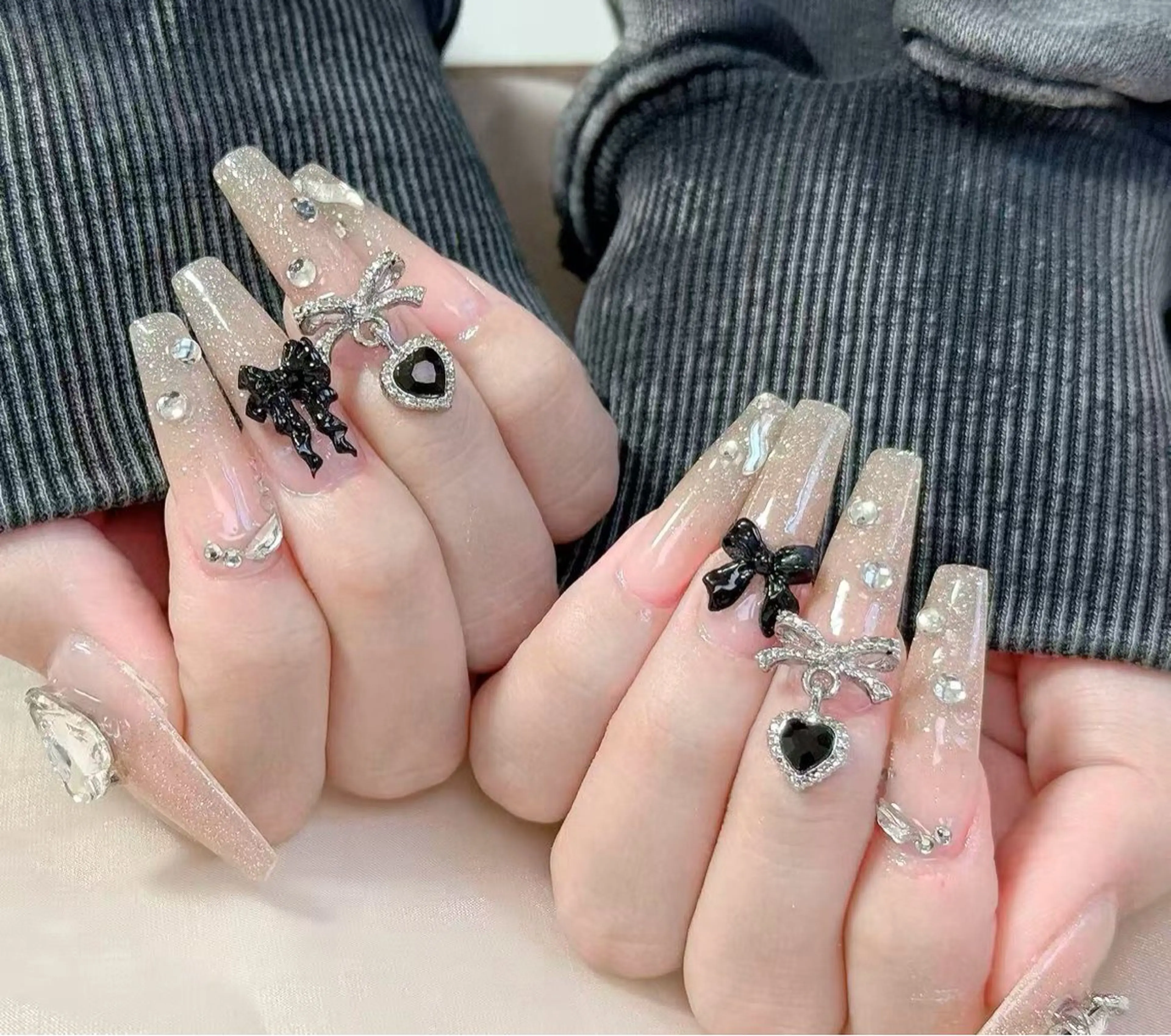 ネイル ハンドネイル 小 雨のネイルデザイン