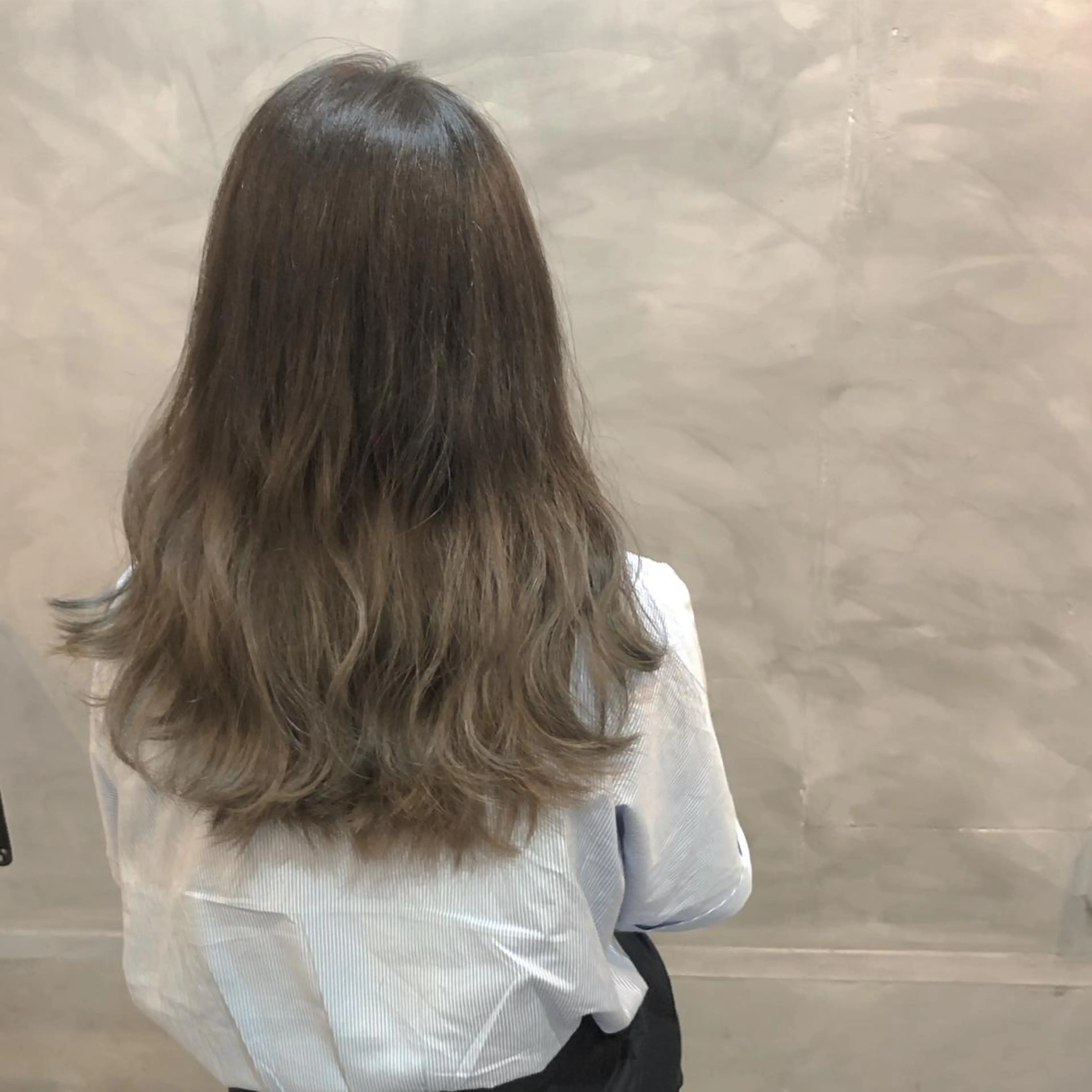 ロング カラー YUNA ユウナのヘアスタイル