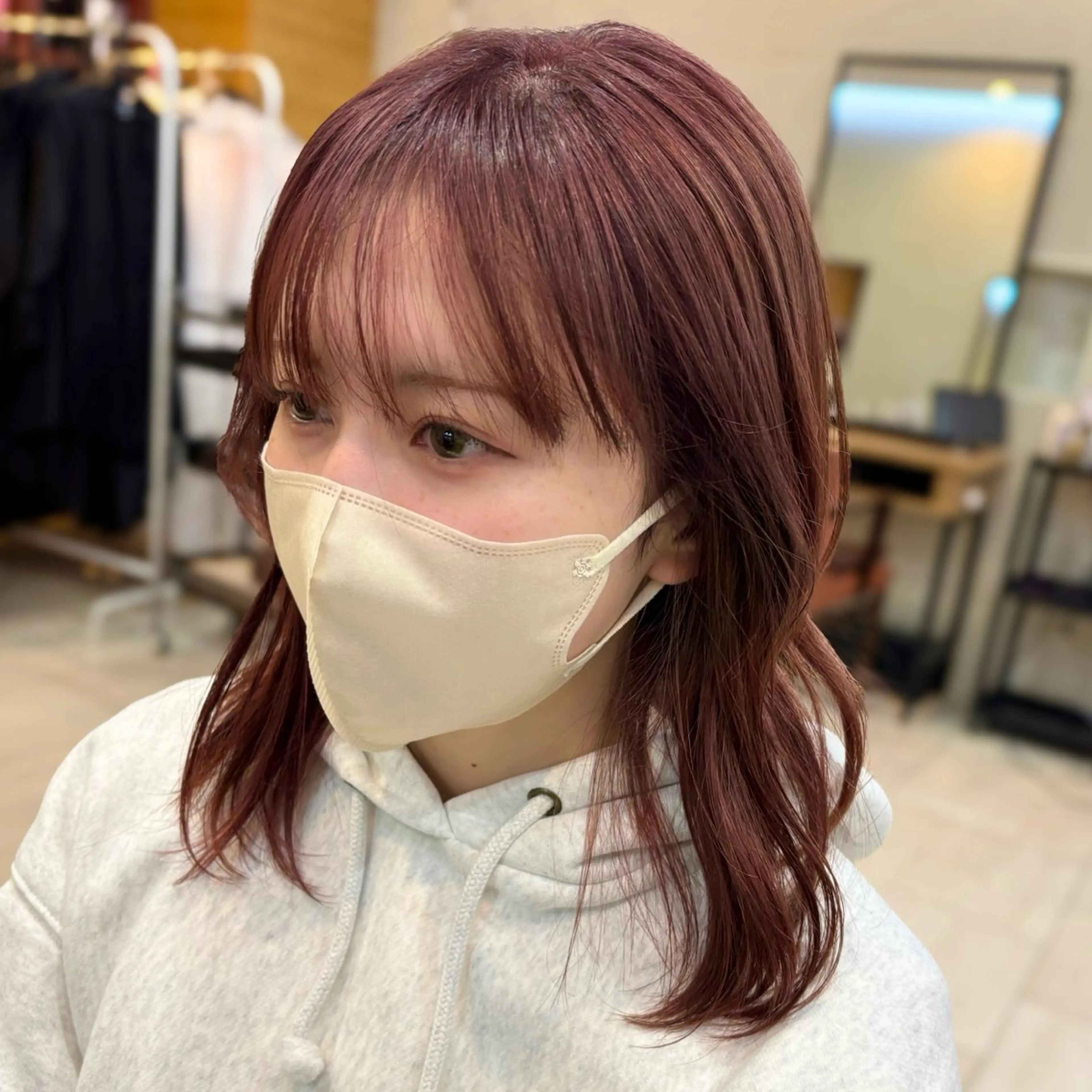 ミディアム カラー ブリーチ ブラウンカラー ブリーチなしカラー ピンクカラー ピンクブラウン ヘアカラー トリートメント 顔まわり/レイヤー/ 透明感/まいな🥨のヘアスタイル