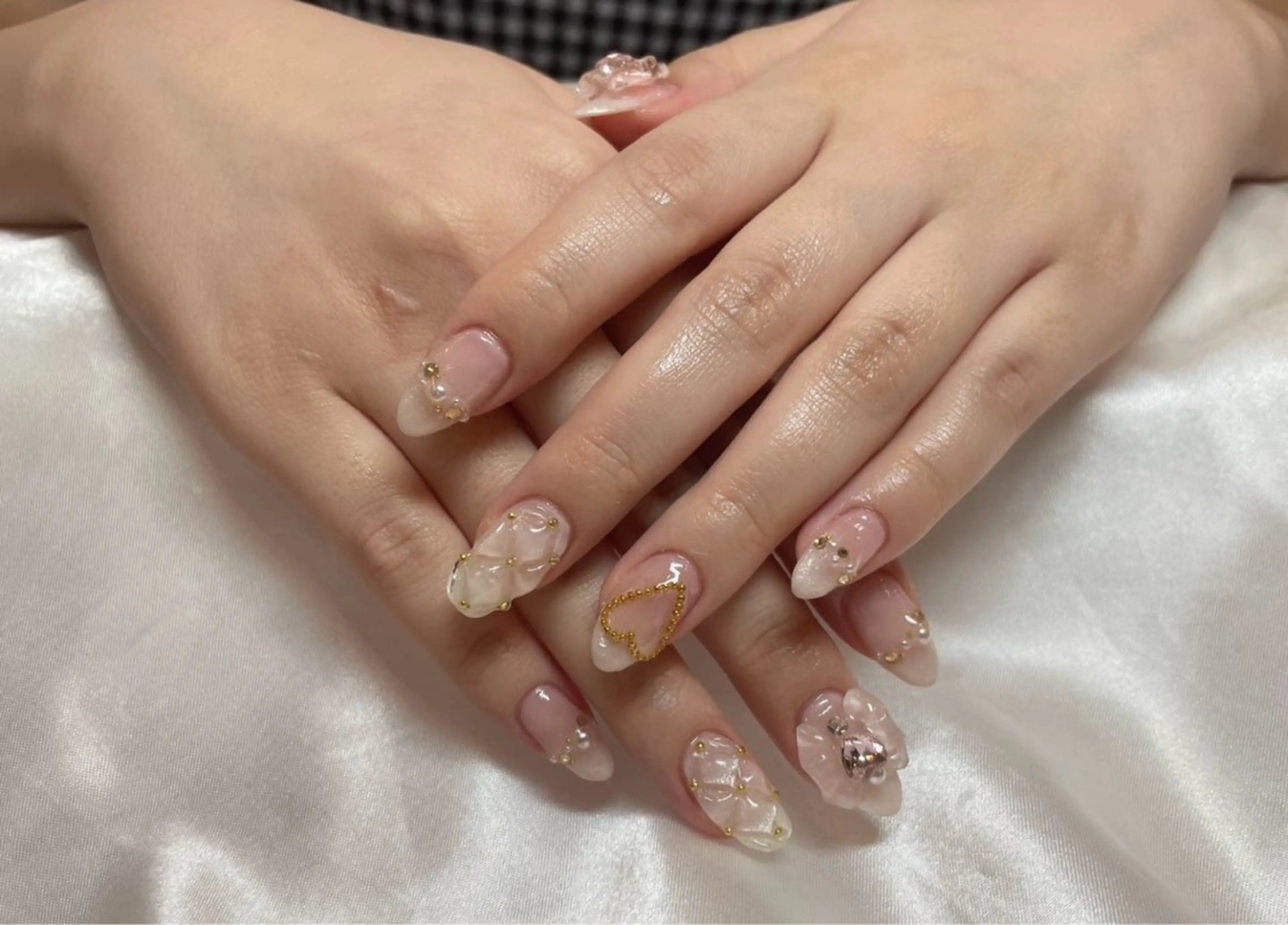 ネイル ハンドネイル ハンドケア Kaka_ パラジェル、長さだしのネイルデザイン