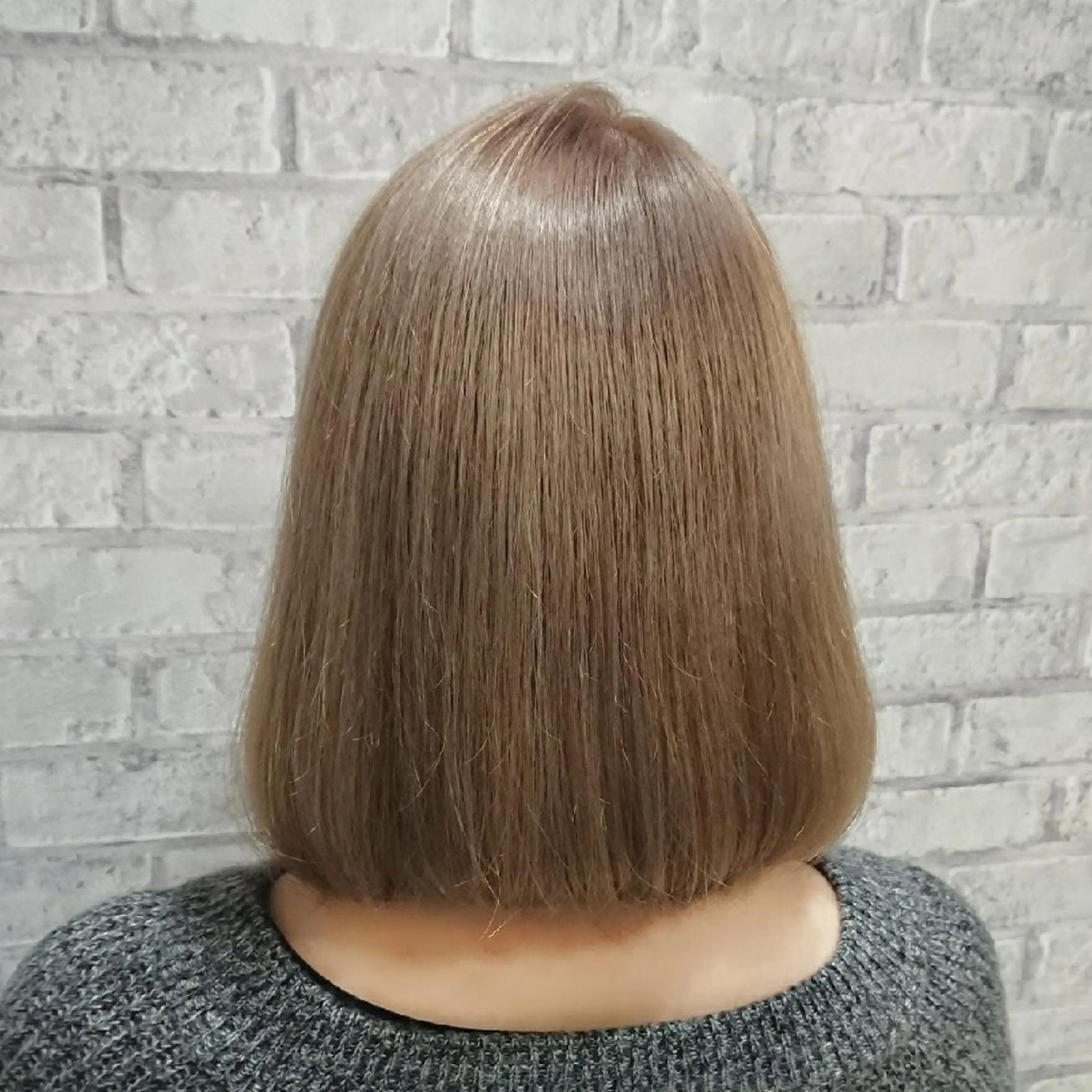 ショート カラー アッシュ ベージュカラー ブリーチ 外国人風カラー タンバルモリ ヘアカラー トリートメント 秋山 幸太のヘアスタイル