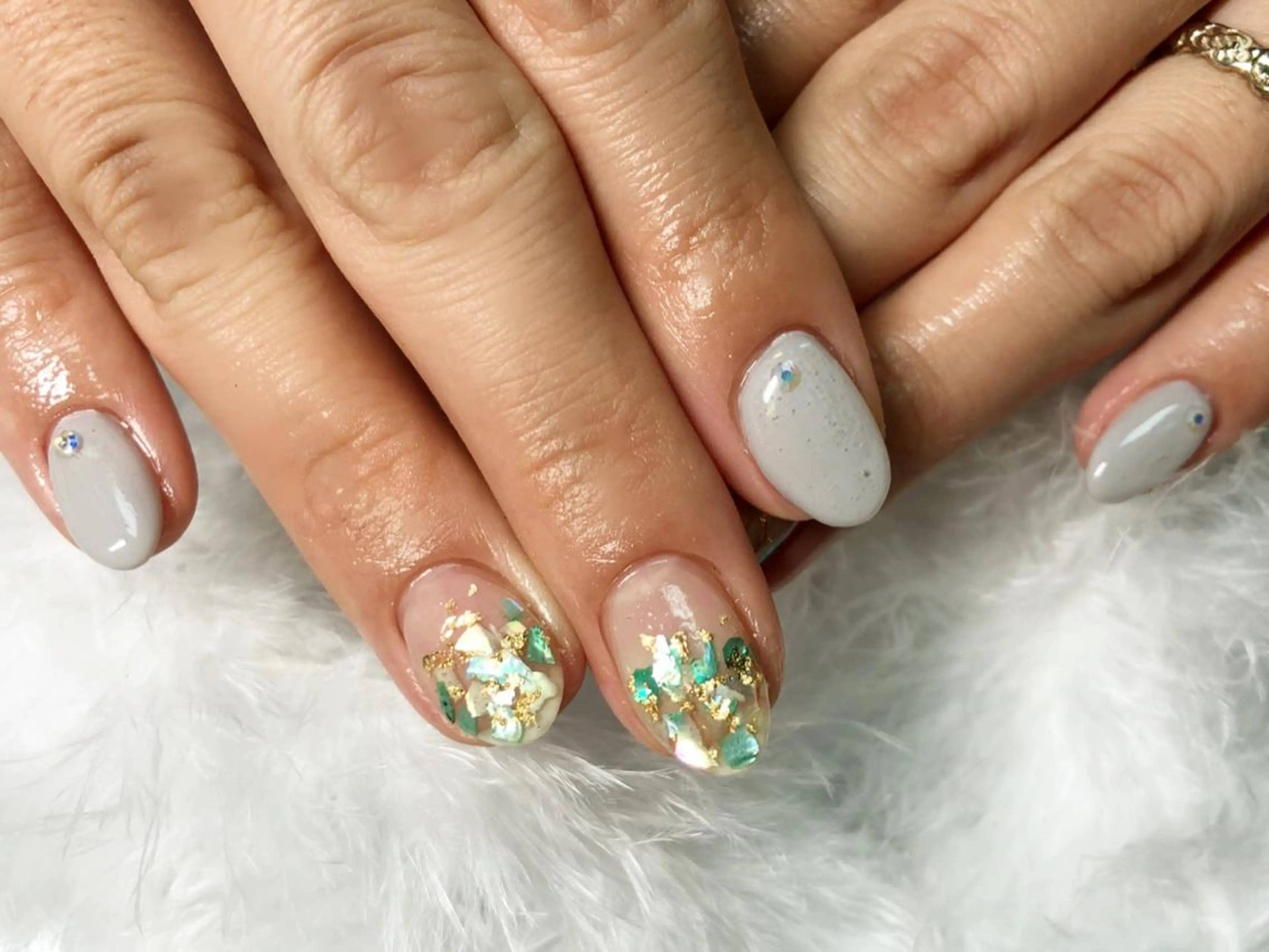 ネイル グリーン シンプルネイル 冬ネイル クリスマス ハンドネイル CITRAtotal beautyのネイルデザイン