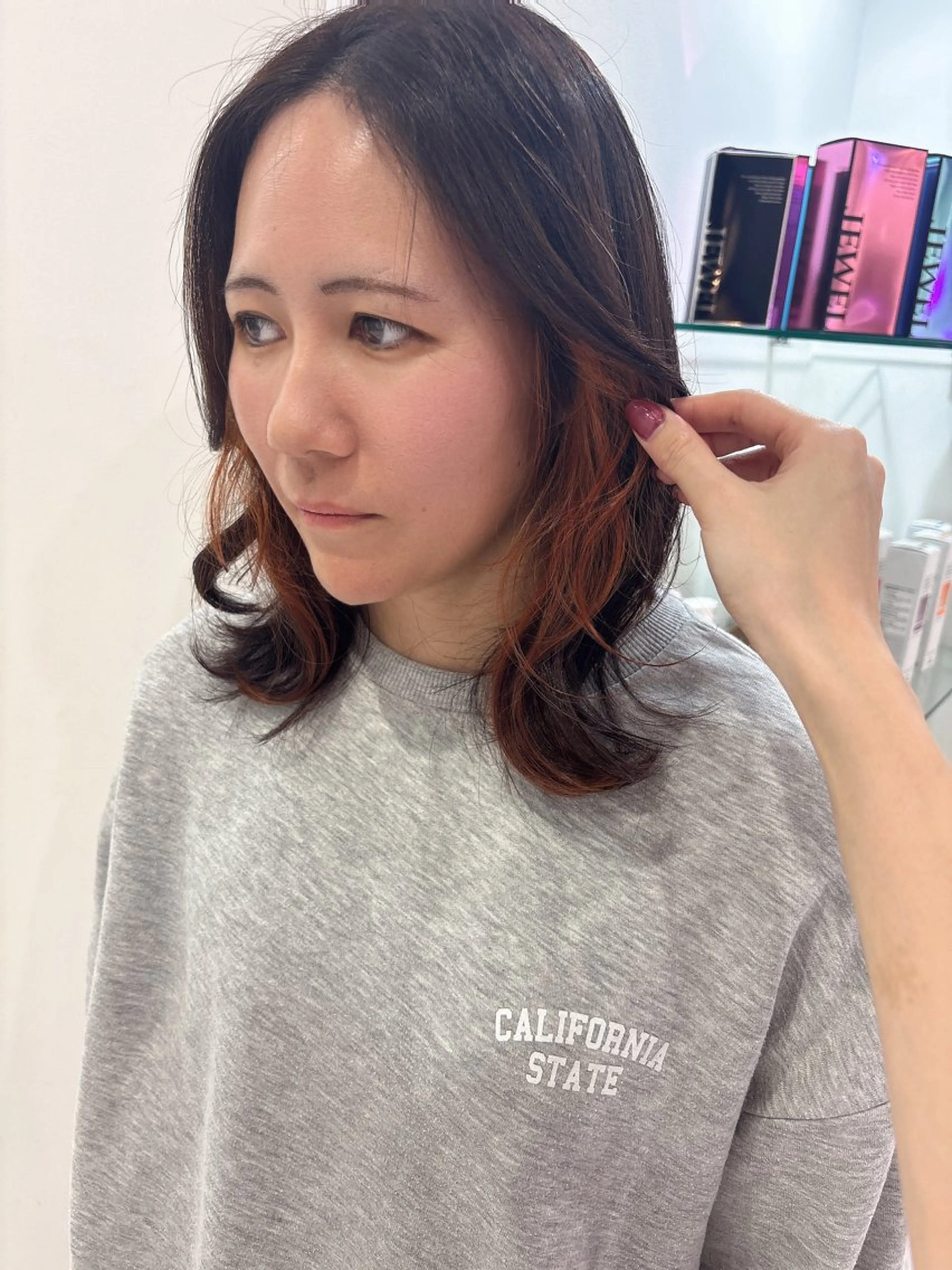 ミディアム カラー イヤリングカラー オレンジ カット ヘアカラー SAYAKA 🍒／ボブ／暖色のヘアスタイル