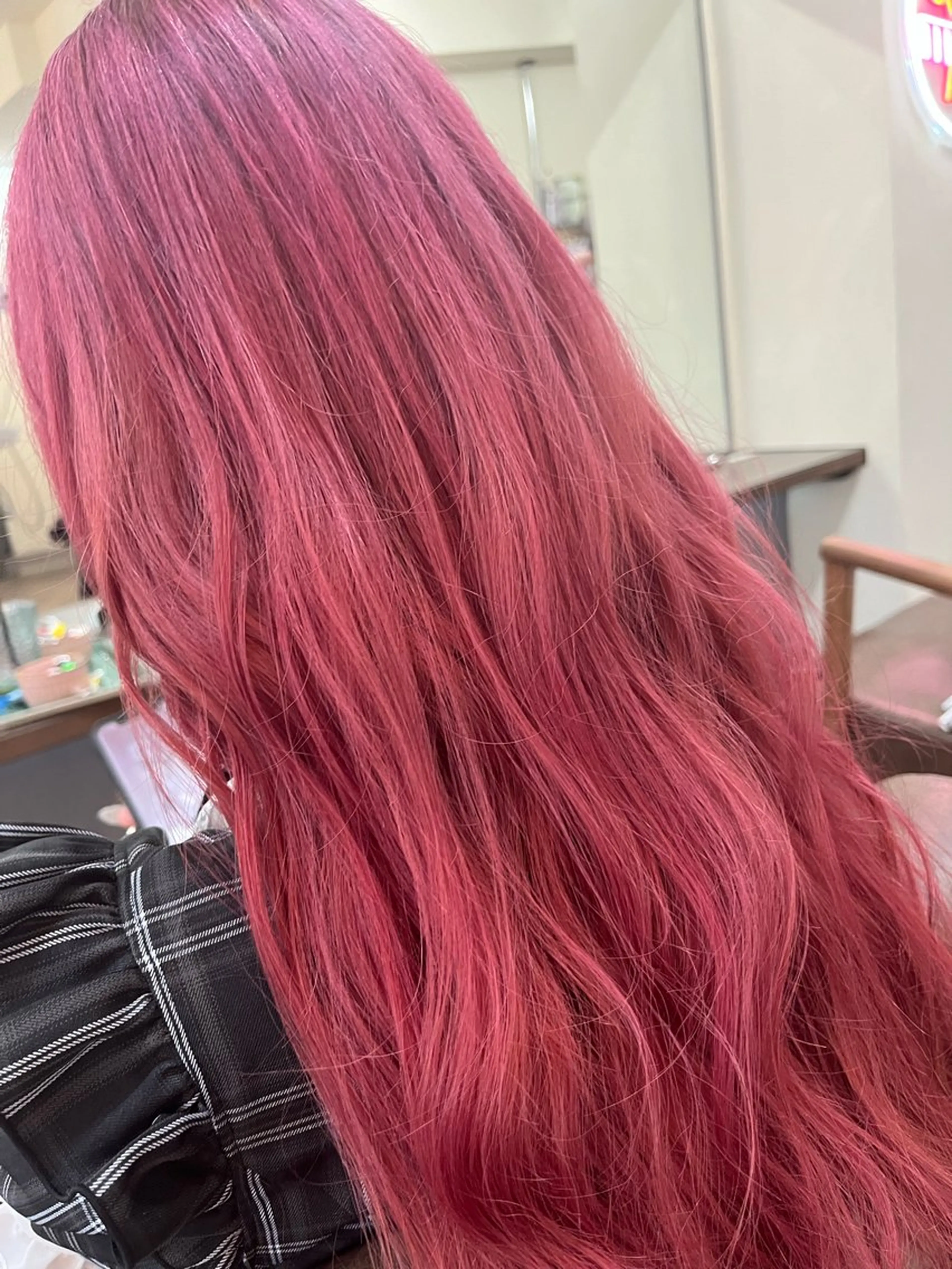 カラー ブリーチ ケアブリーチ ダブルカラー イヤリングカラー ハイトーンカラー 戸川 紗良のヘアスタイル