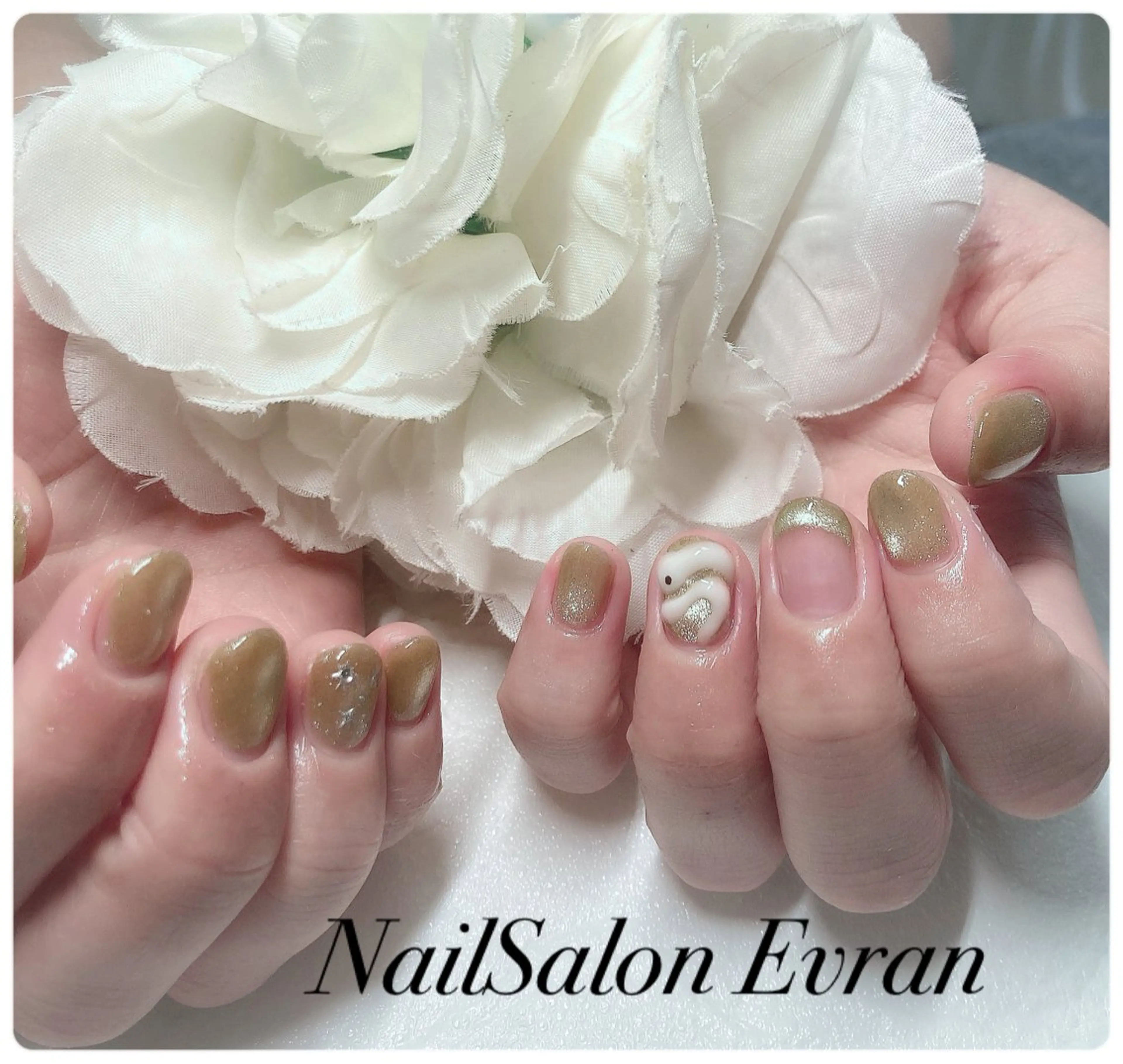 ネイル アートネイル フレンチネイル マグネットネイル 持ち込み ニュアンスネイル ハンドネイル Nail salon Evranのネイルデザイン