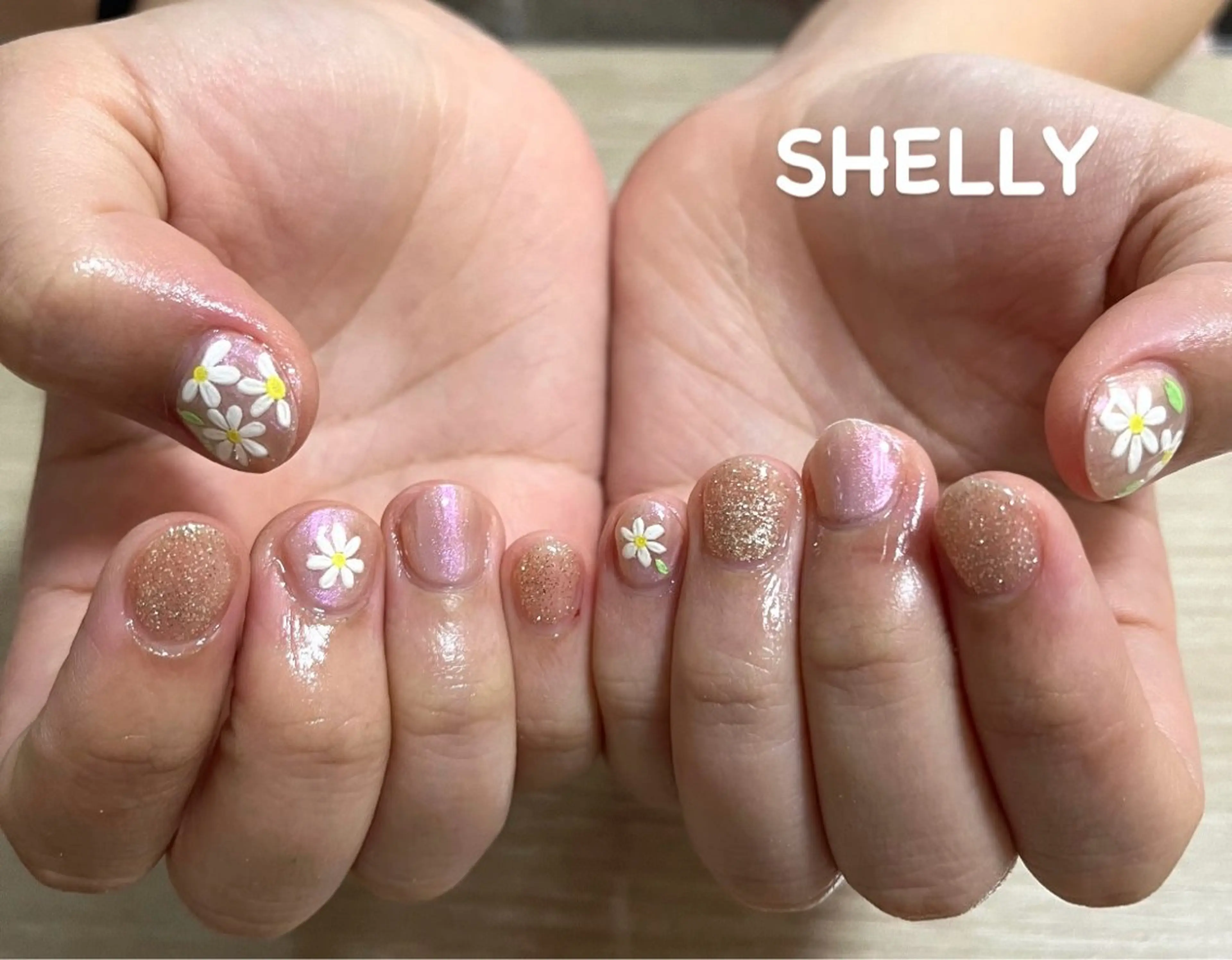 ネイル オーロラネイル ラメ(グリッター) 翁長 結唯のマツエク・マツパデザイン