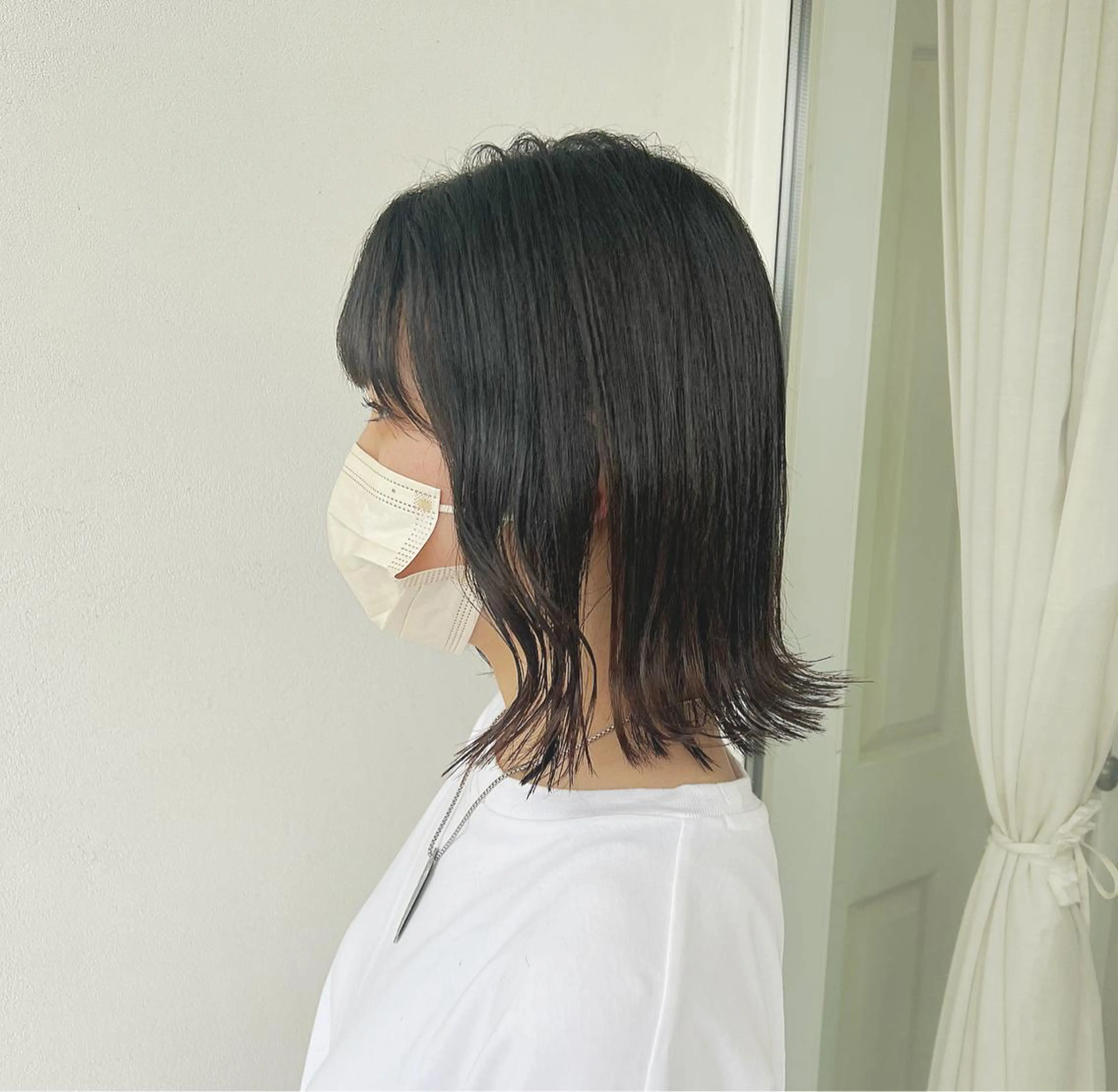 ミディアム 外ハネヘア カット 切りっぱなしボブ 👩🏼ミニボブのヘアスタイル