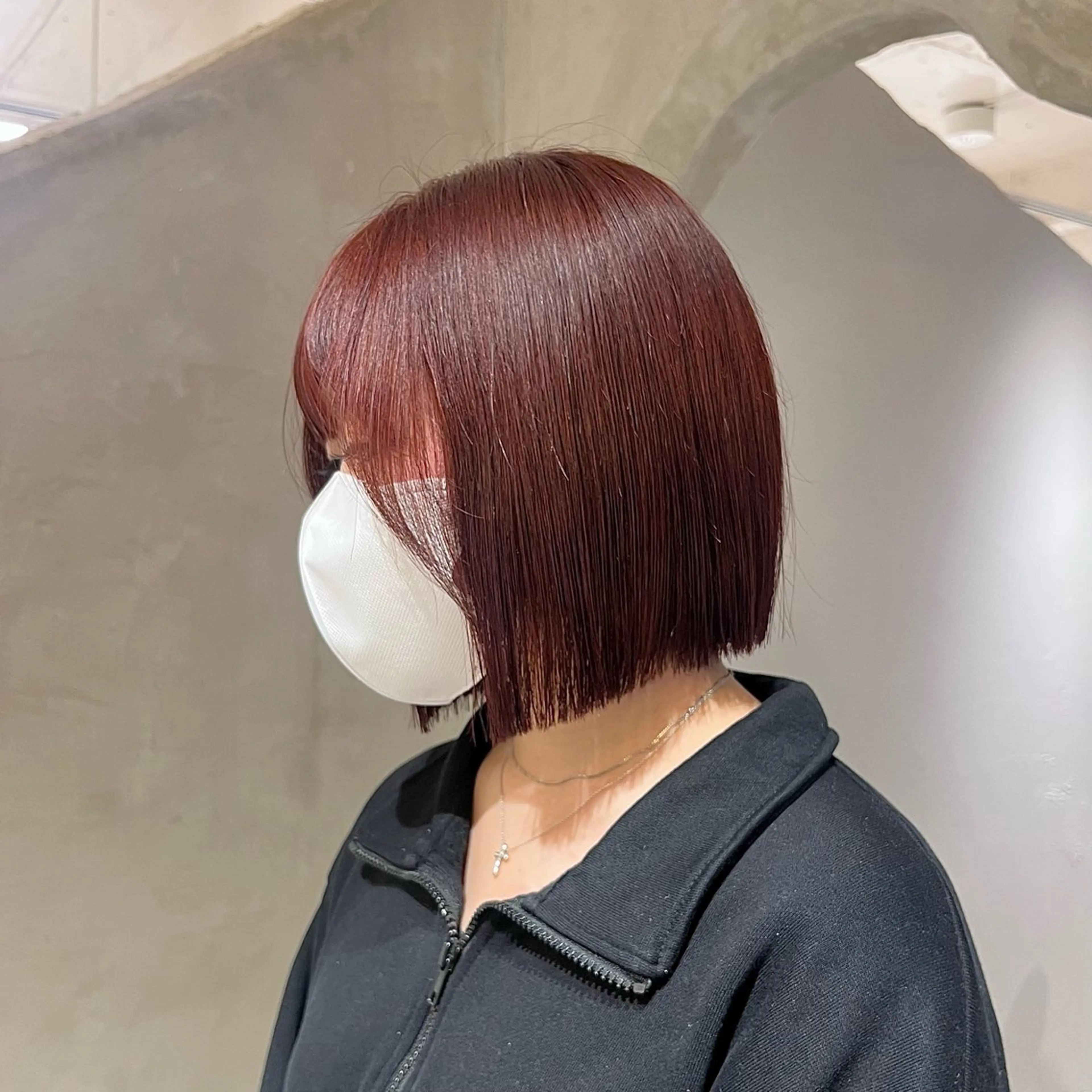 ミディアム カラー 切りっぱなしボブ ブリーチ ブリーチなしカラー ボブ カット ヘアカラー トリートメント effect横浜所属・切りっぱなしボブ/ 艶カラー/綾莉のヘアスタイル