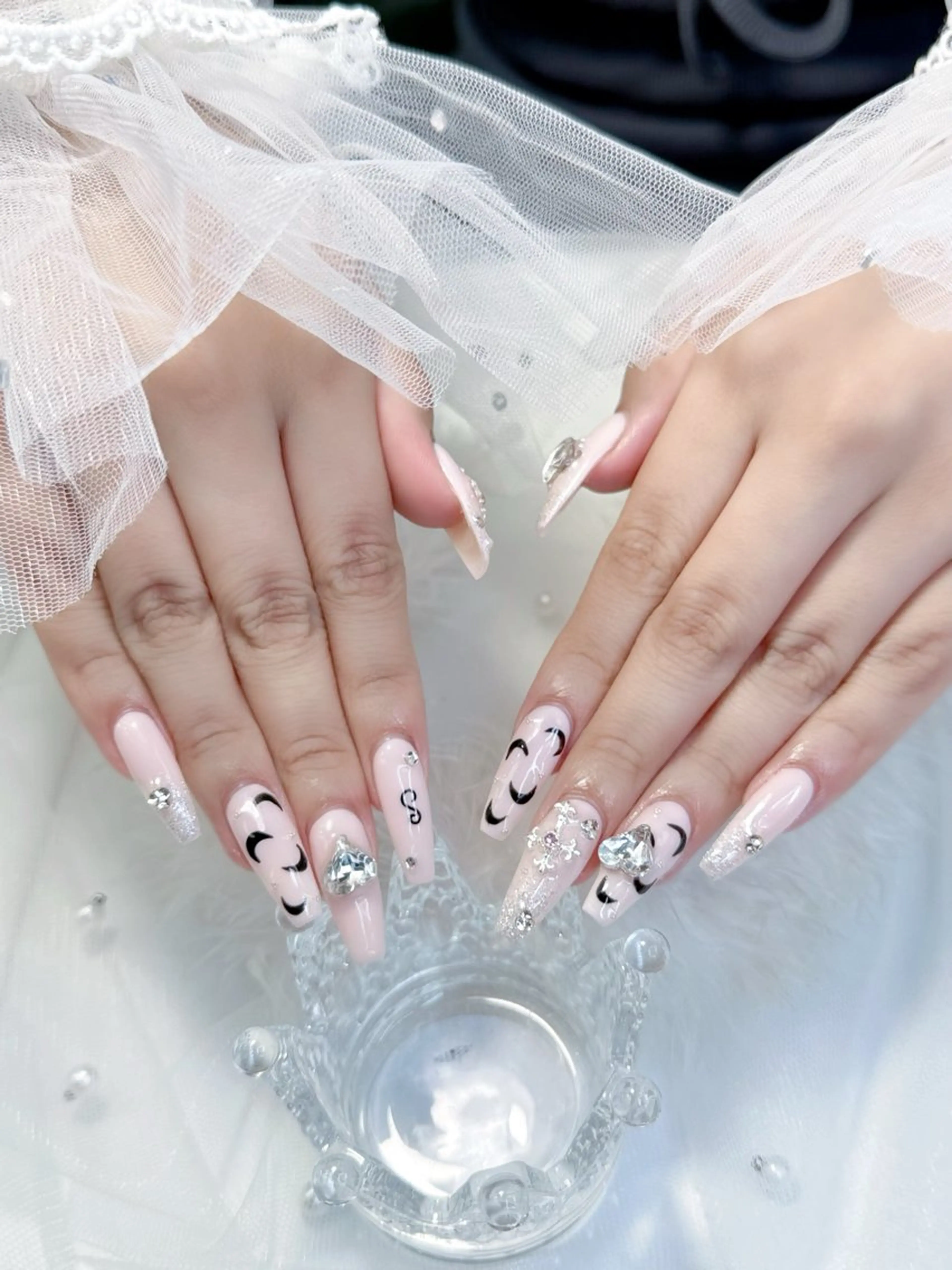 セミロング ハンドネイル Bibi beauty spa Osaka所属・Chann Channのネイルデザイン