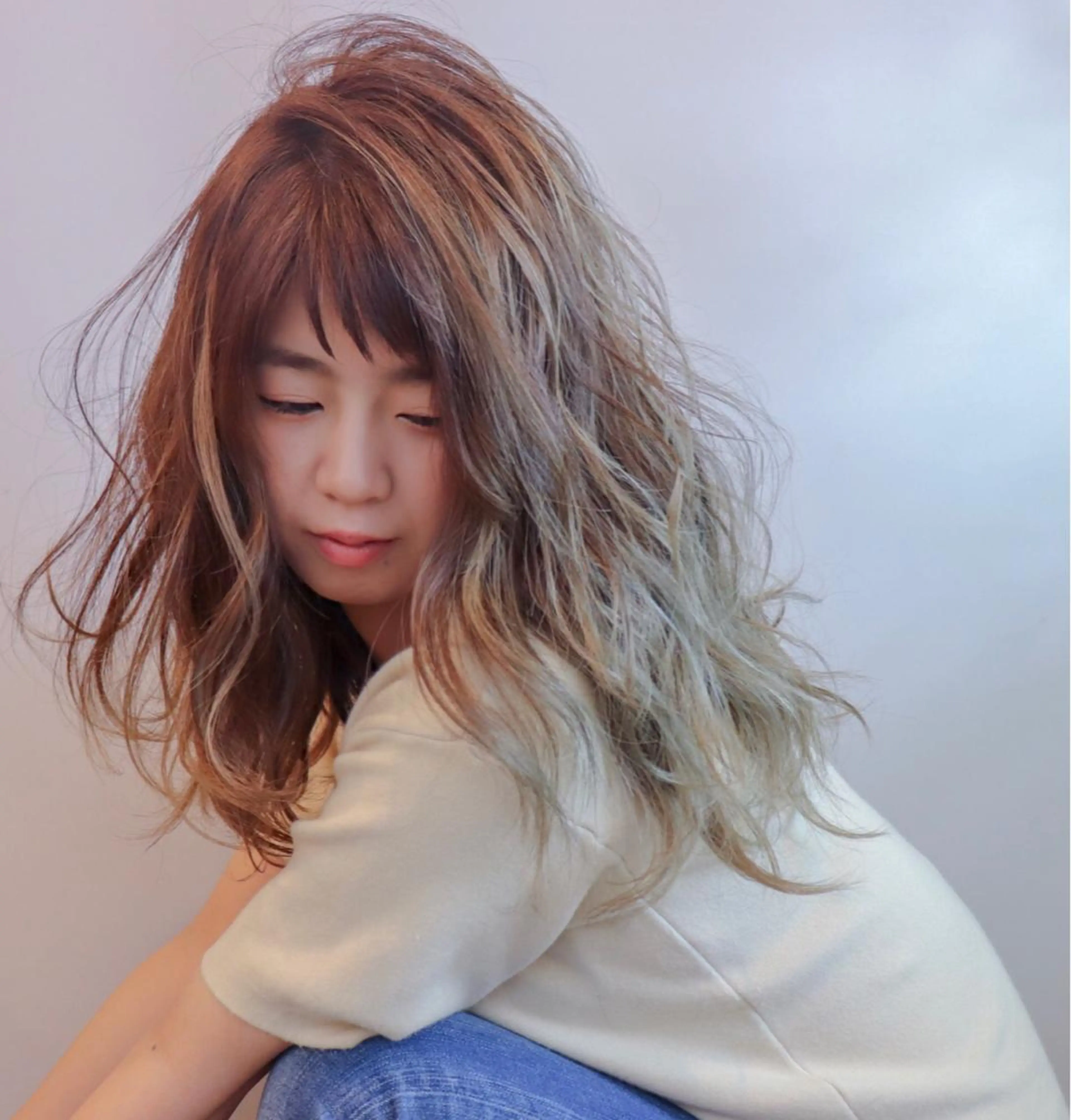 セミロング カラー 透明感カラー ハイライトカラー ハイライト オン眉 Fave【フェイブ】 /🌈推し活のその他イメージ