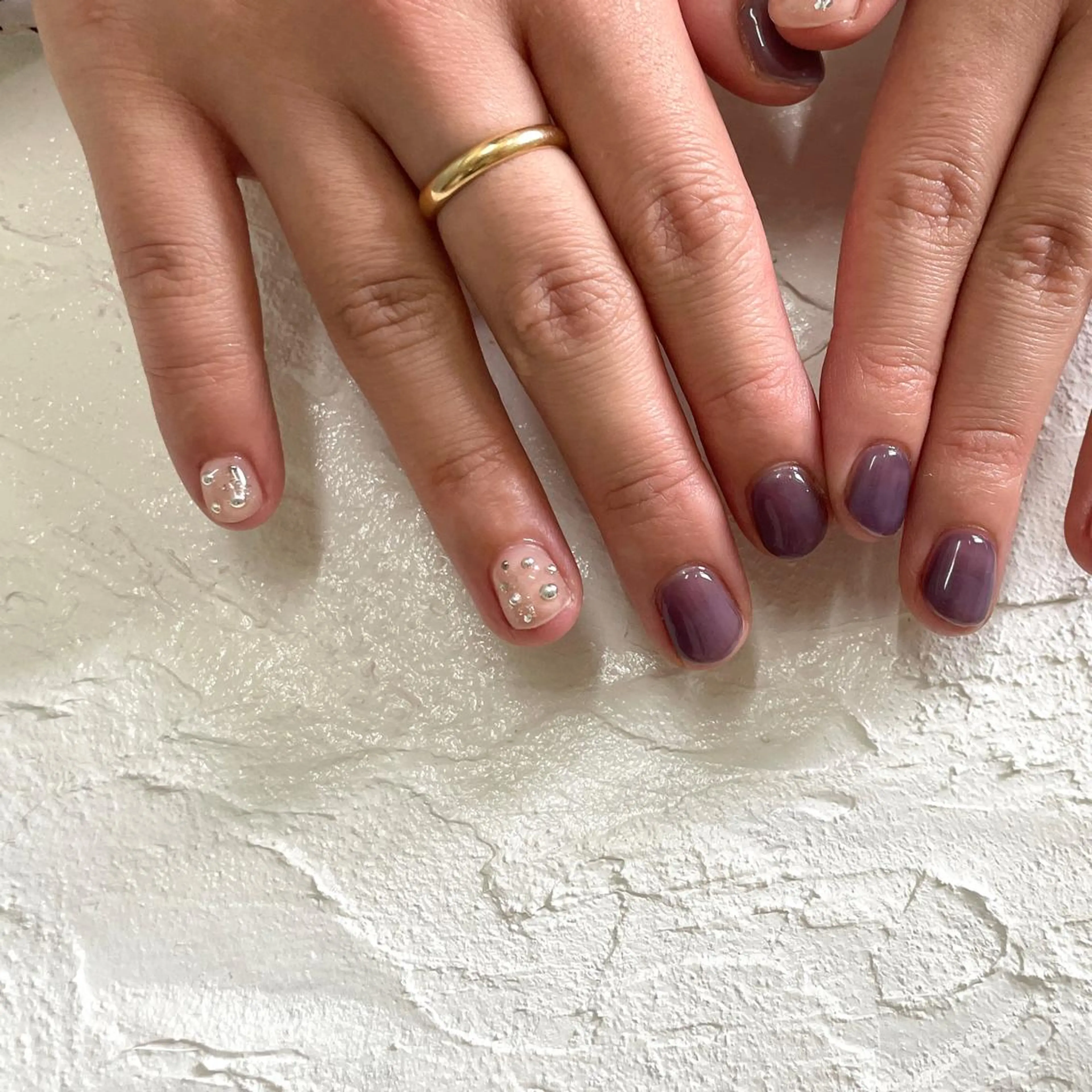 ネイル ハンドネイル anyora nail salon所属・大人ワンホン キラキラ/Ayanoのネイルデザイン