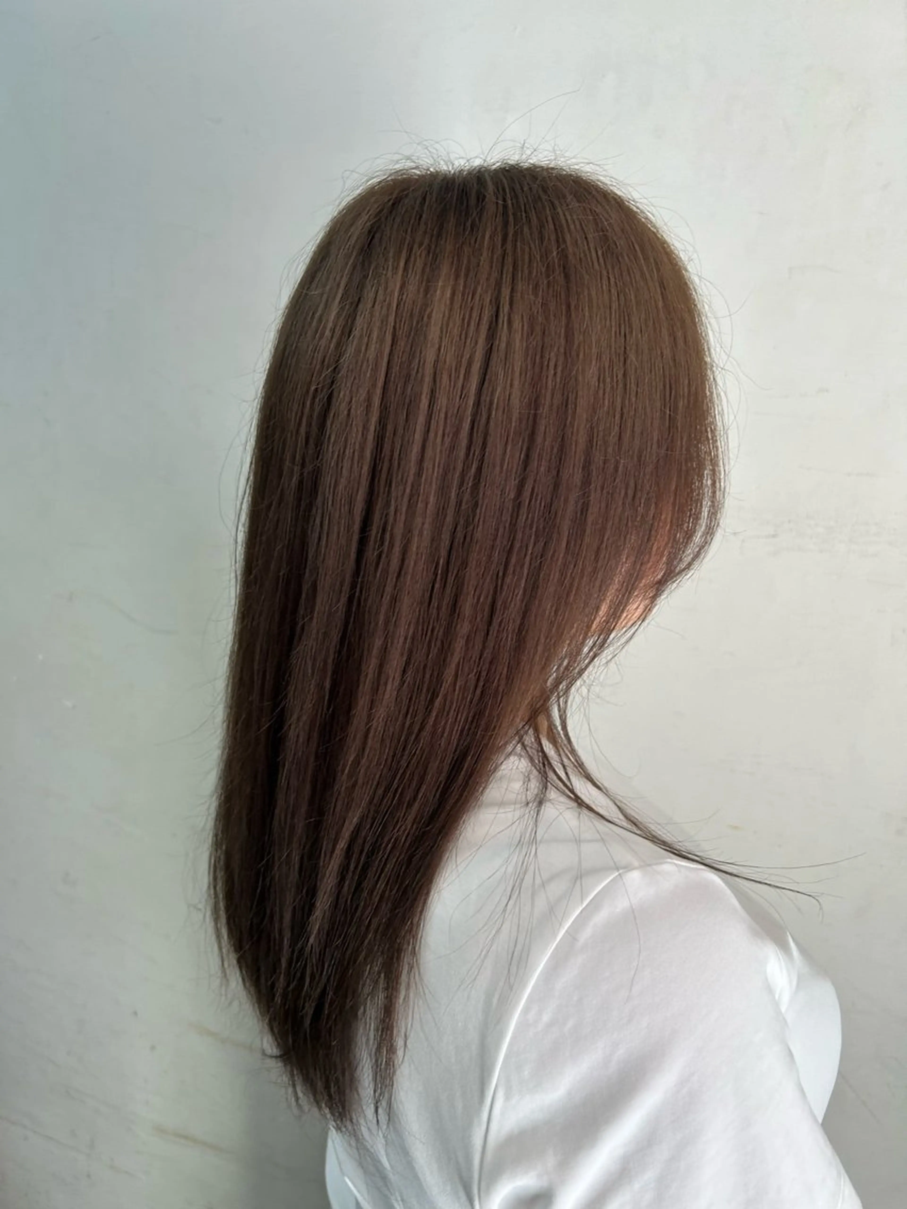 セミロング カラー ベージュカラー ミルクティーベージュ 志賀 菜妃のヘアスタイル