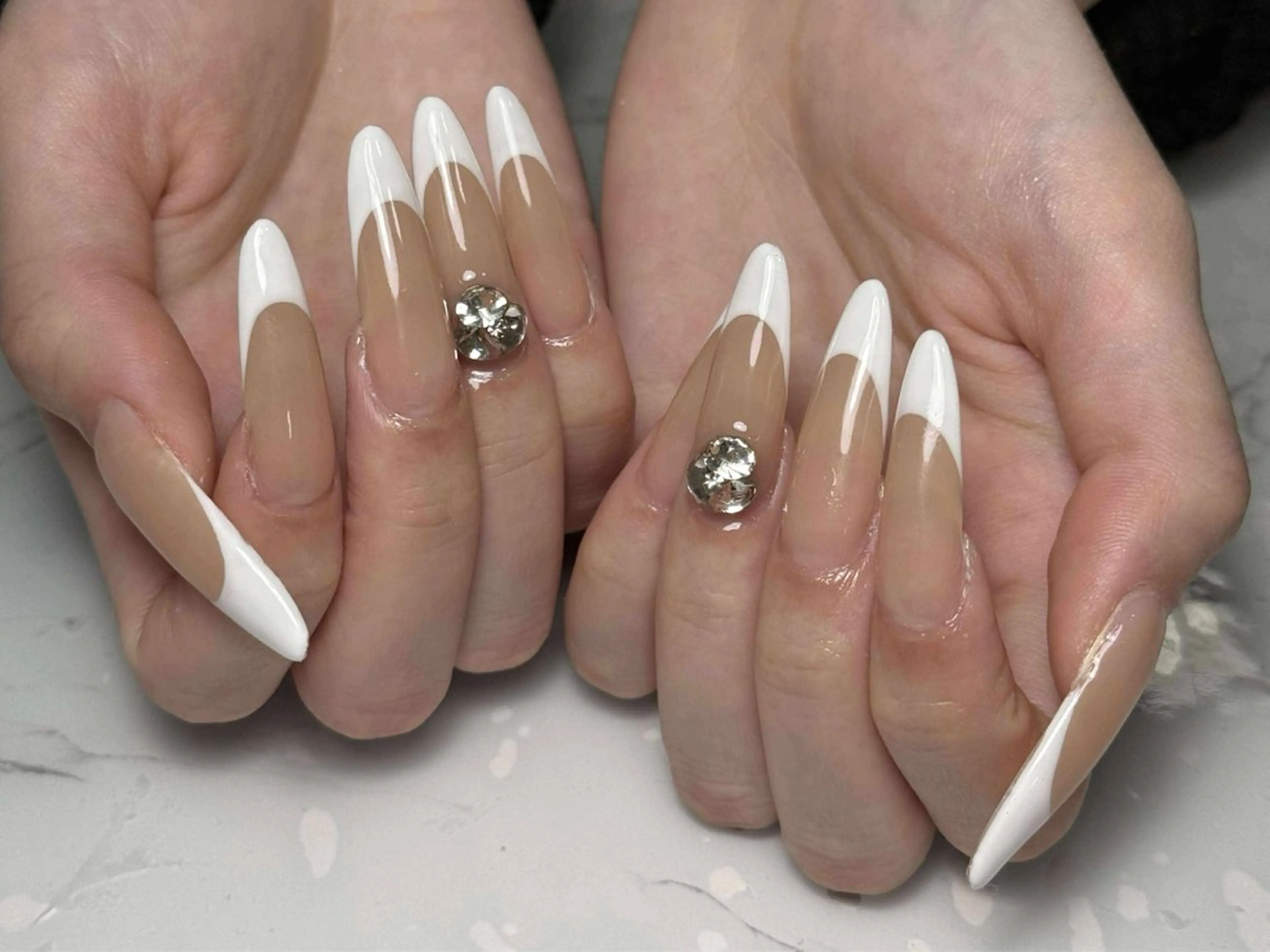 ネイル アートネイル フレンチネイル ジェルネイル グラデーション 韓国ネイル ハンドネイル 💕鈴木ユリ パラジェル/オフ無料のネイルデザイン