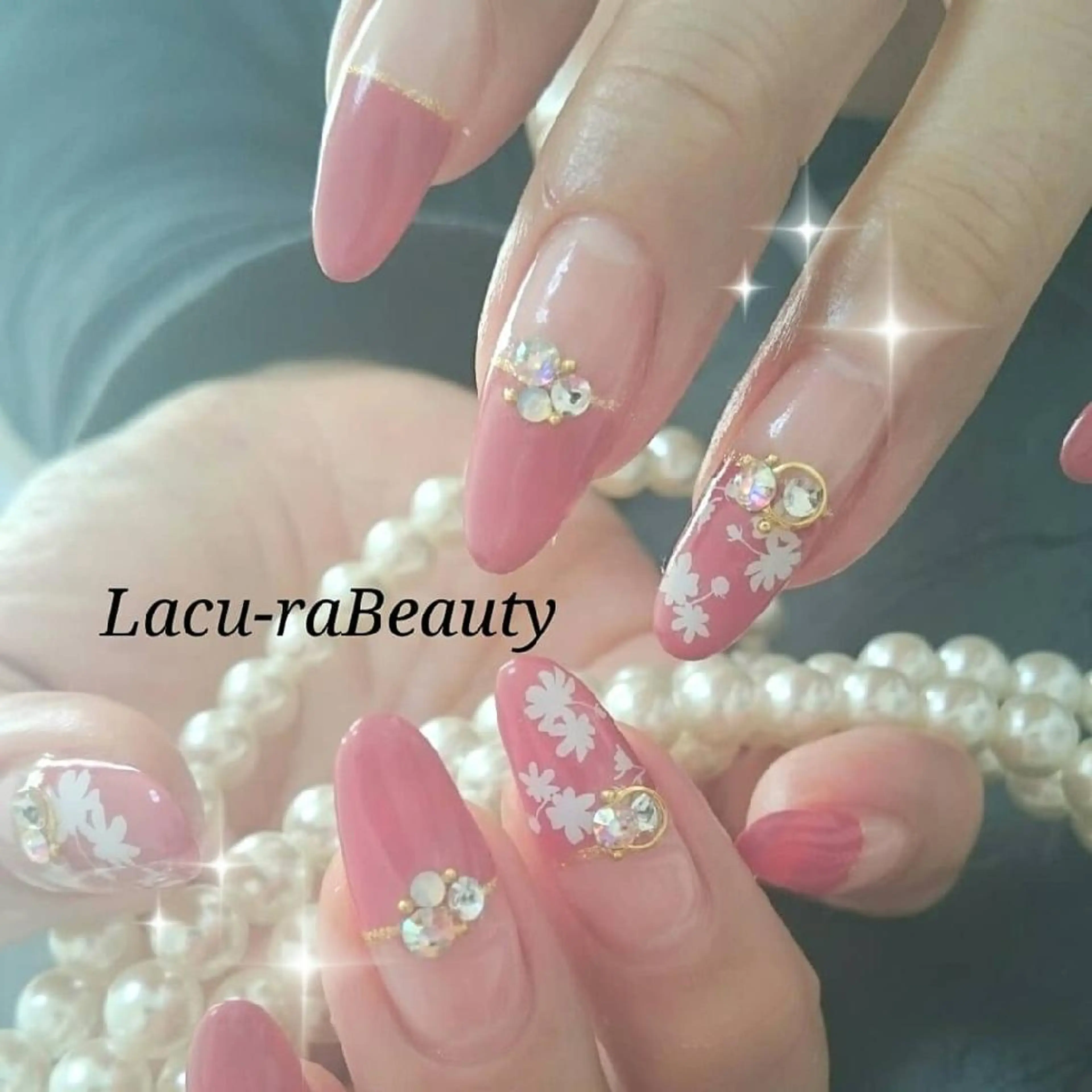 ネイル 小顔と腸の専門店 ラクーラビューティのエステ・リラクイメージ