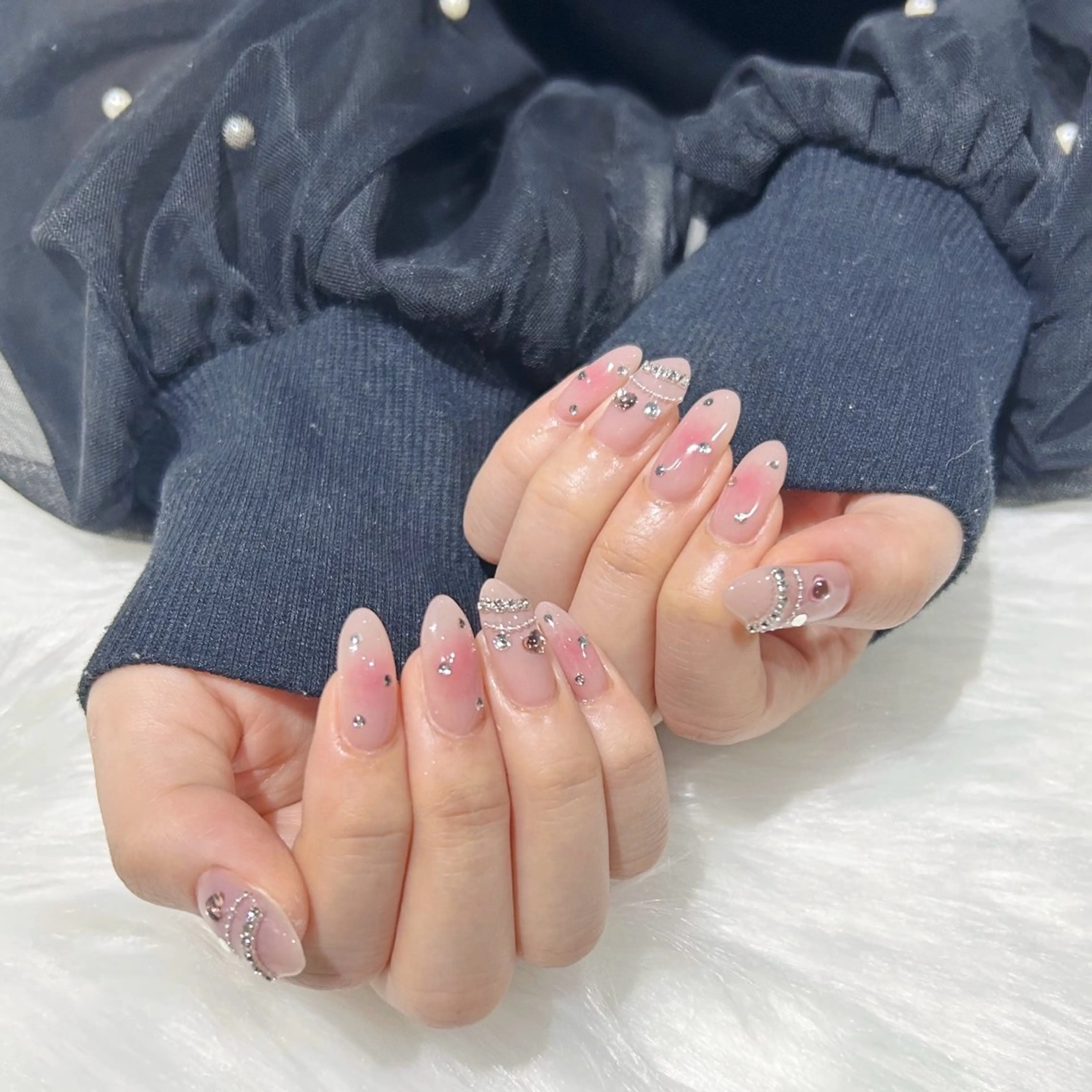 ネイル チークネイル キラキラネイル ワンホンネイル ハンドネイル ぷりゅねる 心斎橋のネイルデザイン