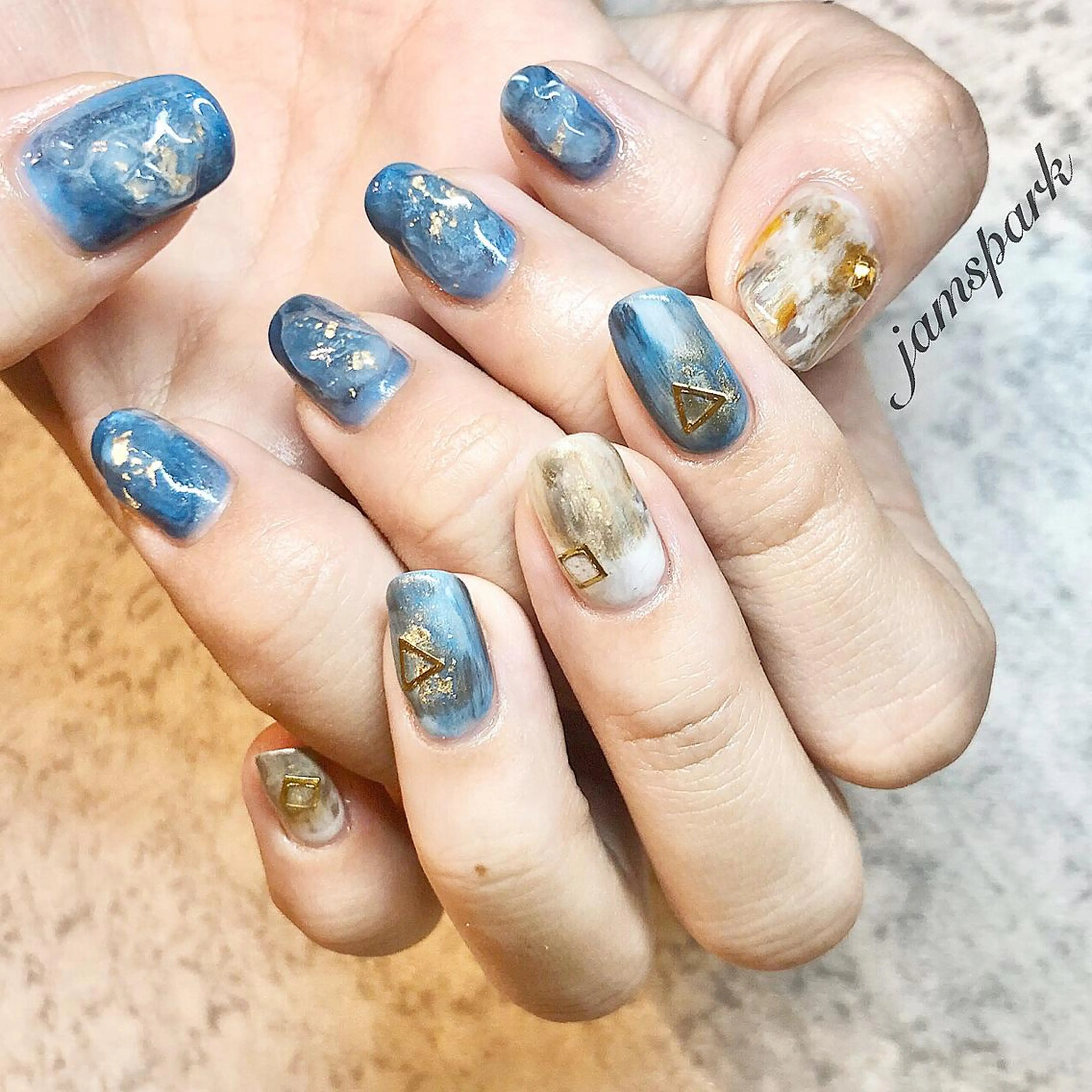 ネイル アートネイル ブルー ジェルネイル ニュアンスネイル ハンドネイル jamspark ✨のネイルデザイン