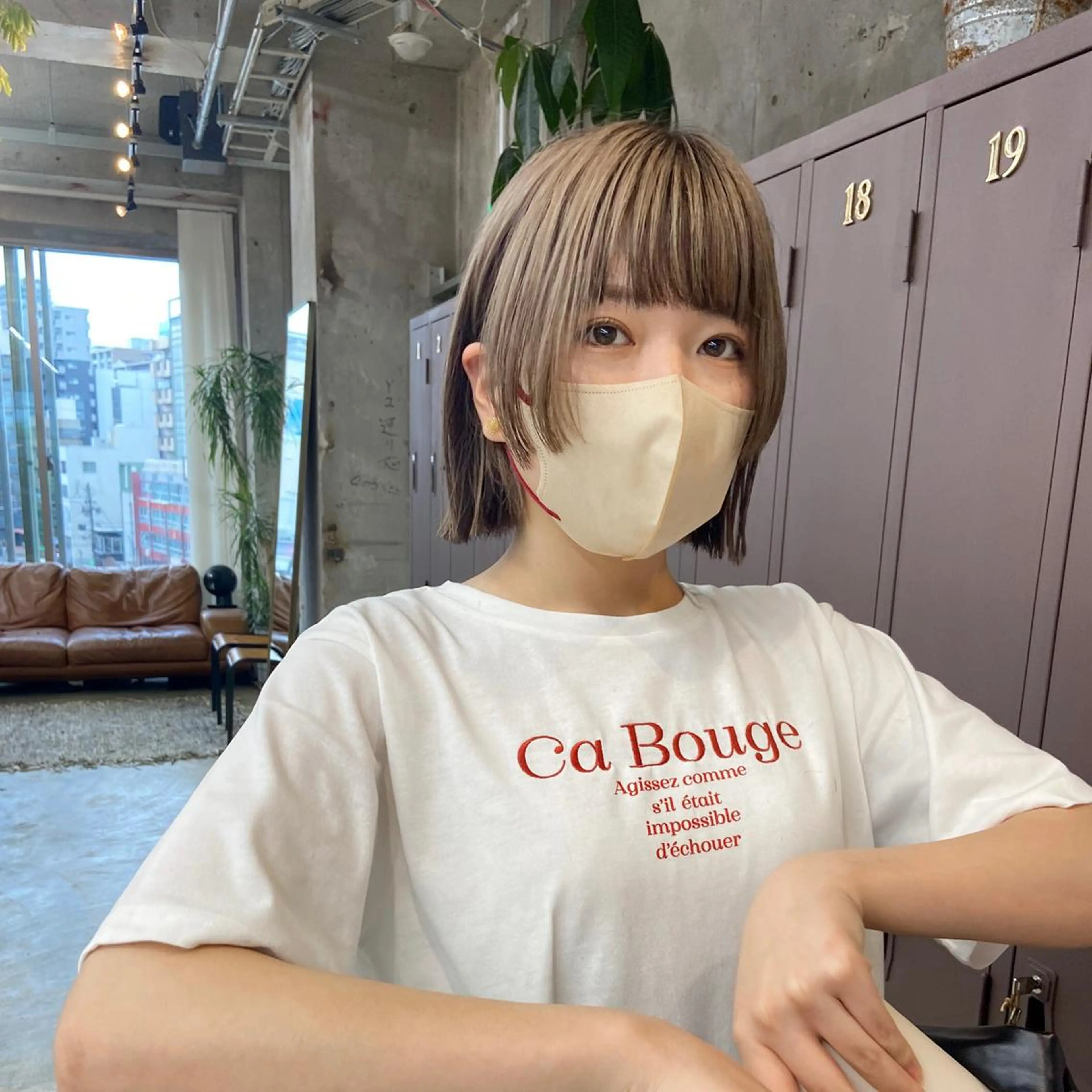 ミディアム カラー ベージュカラー ハイトーンカラー ヘアカラー トリートメント 岡本康平/ボブ /ブリーチ/レイヤーのヘアスタイル