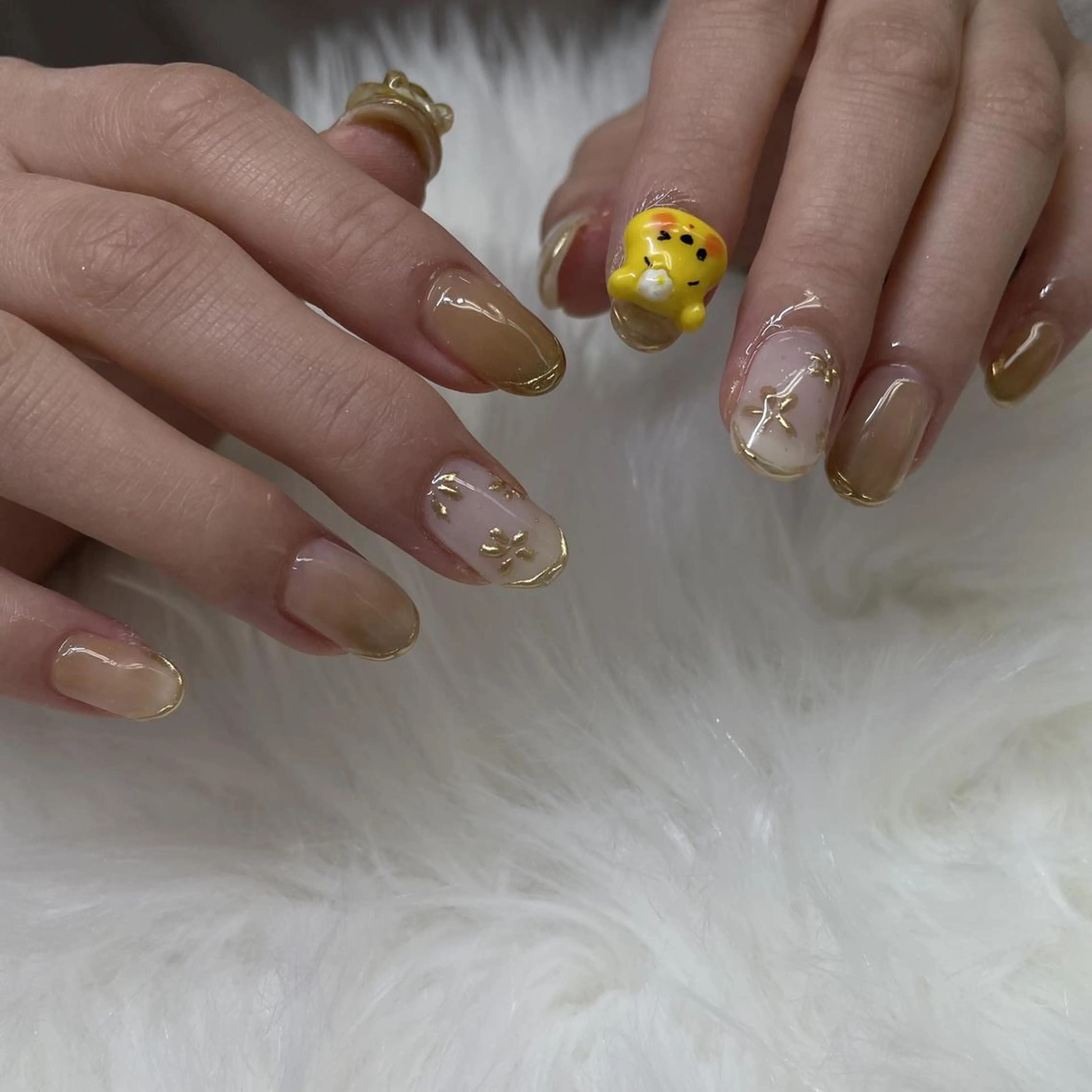 ネイル ゴールド ミラーネイル ニュアンスネイル ハンドネイル フットネイル chai大阪上本町 sayakaのネイルデザイン