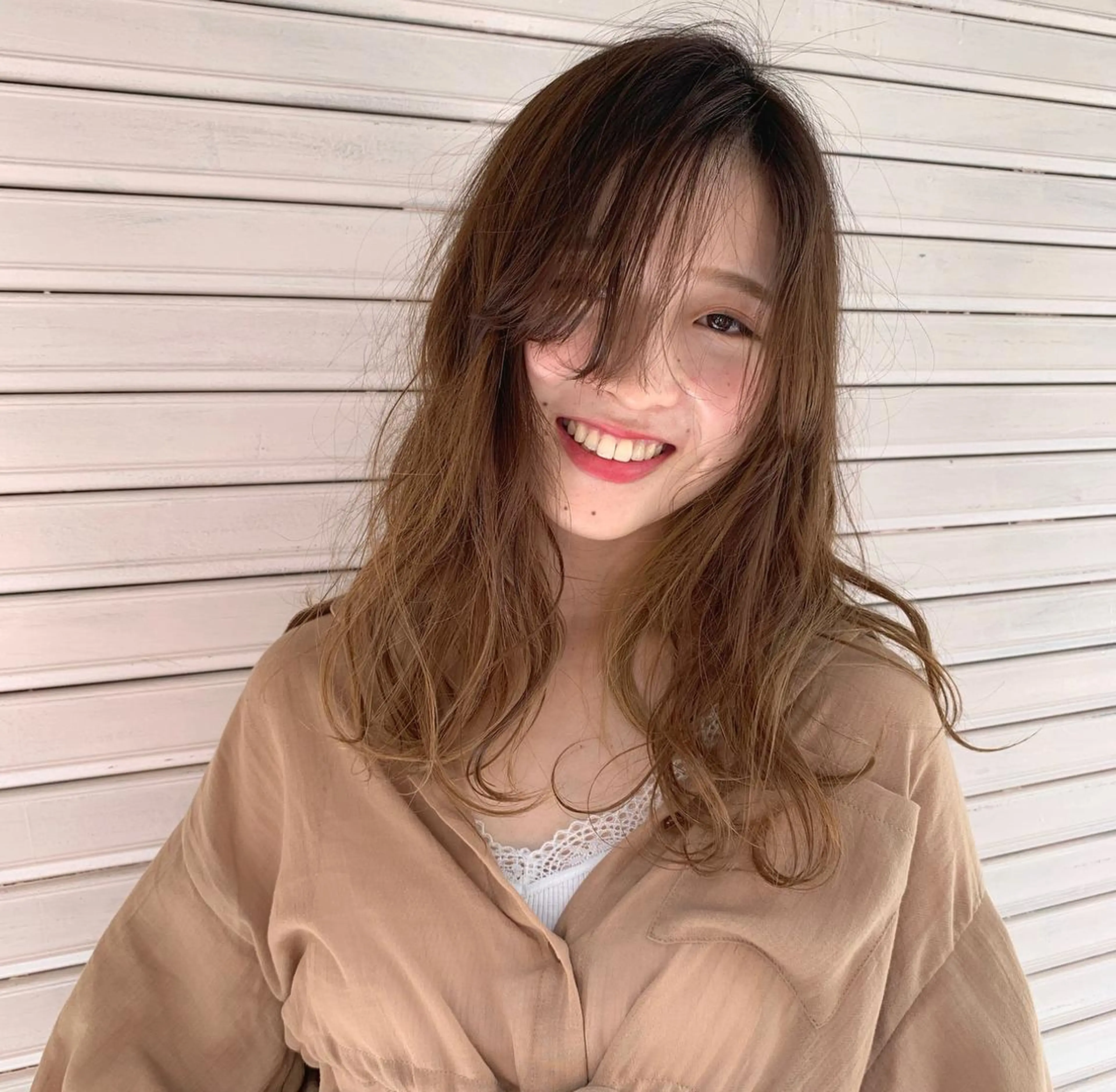 セミロング カラー ツチダ カホのヘアスタイル