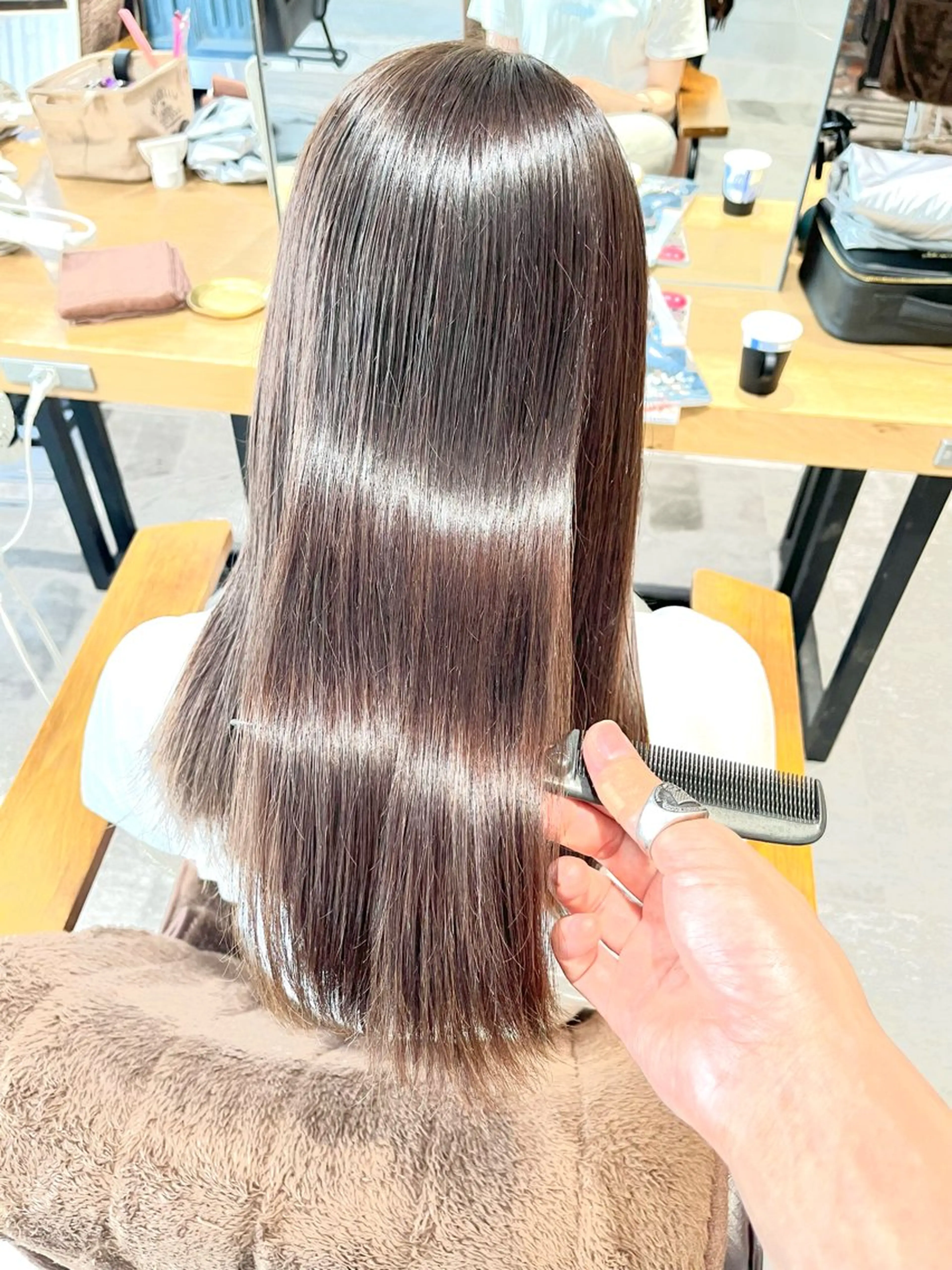 【髪質改善ストレート✨】 似合わせカット+髪質改善ストレート+ファイバープレックストリートメント✨の写真