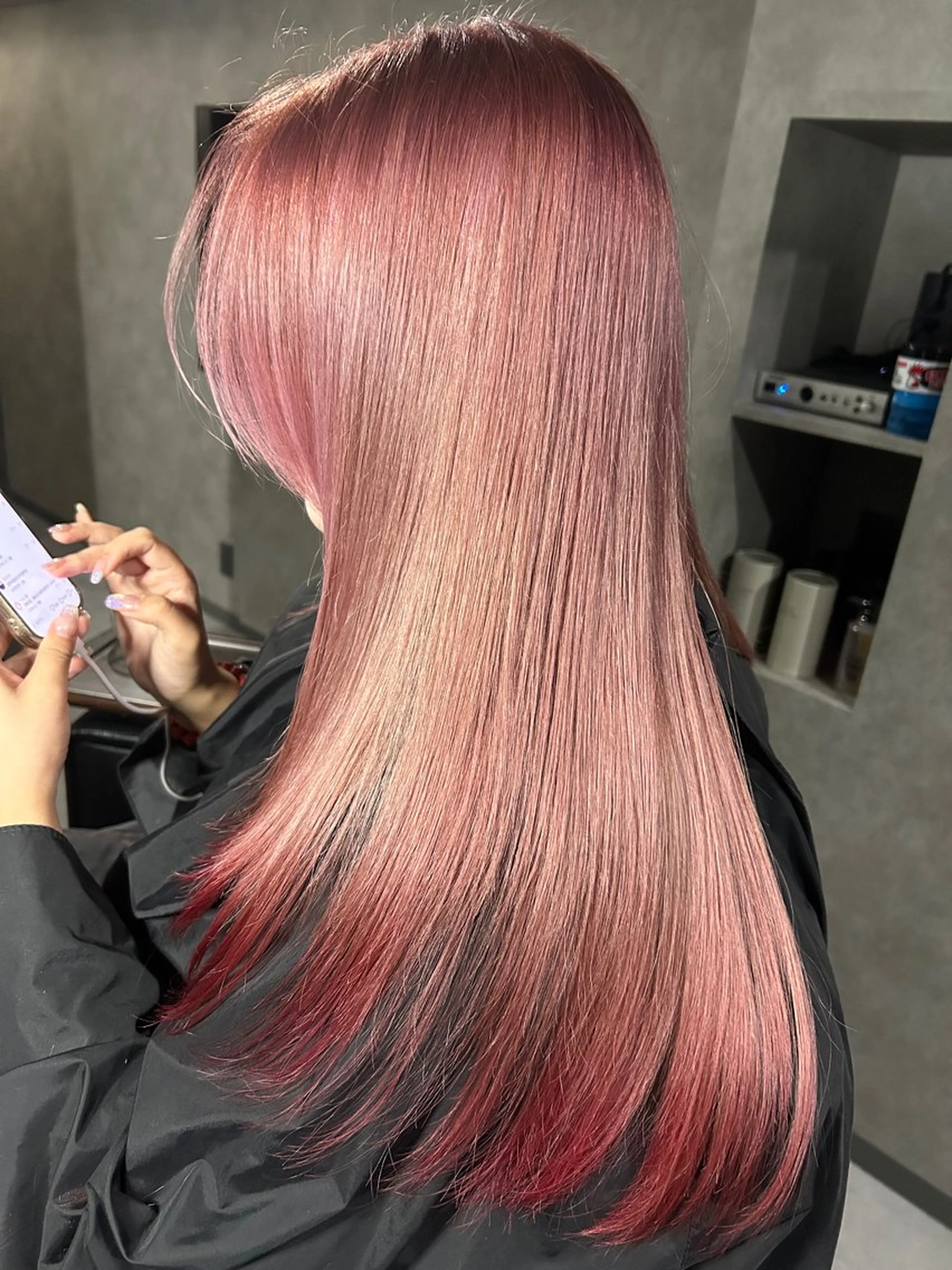 ロング カラー ピンクカラー トリートメント Eru.所属・艶髪／ハイトーン ブリーチ／髪質改善のヘアスタイル