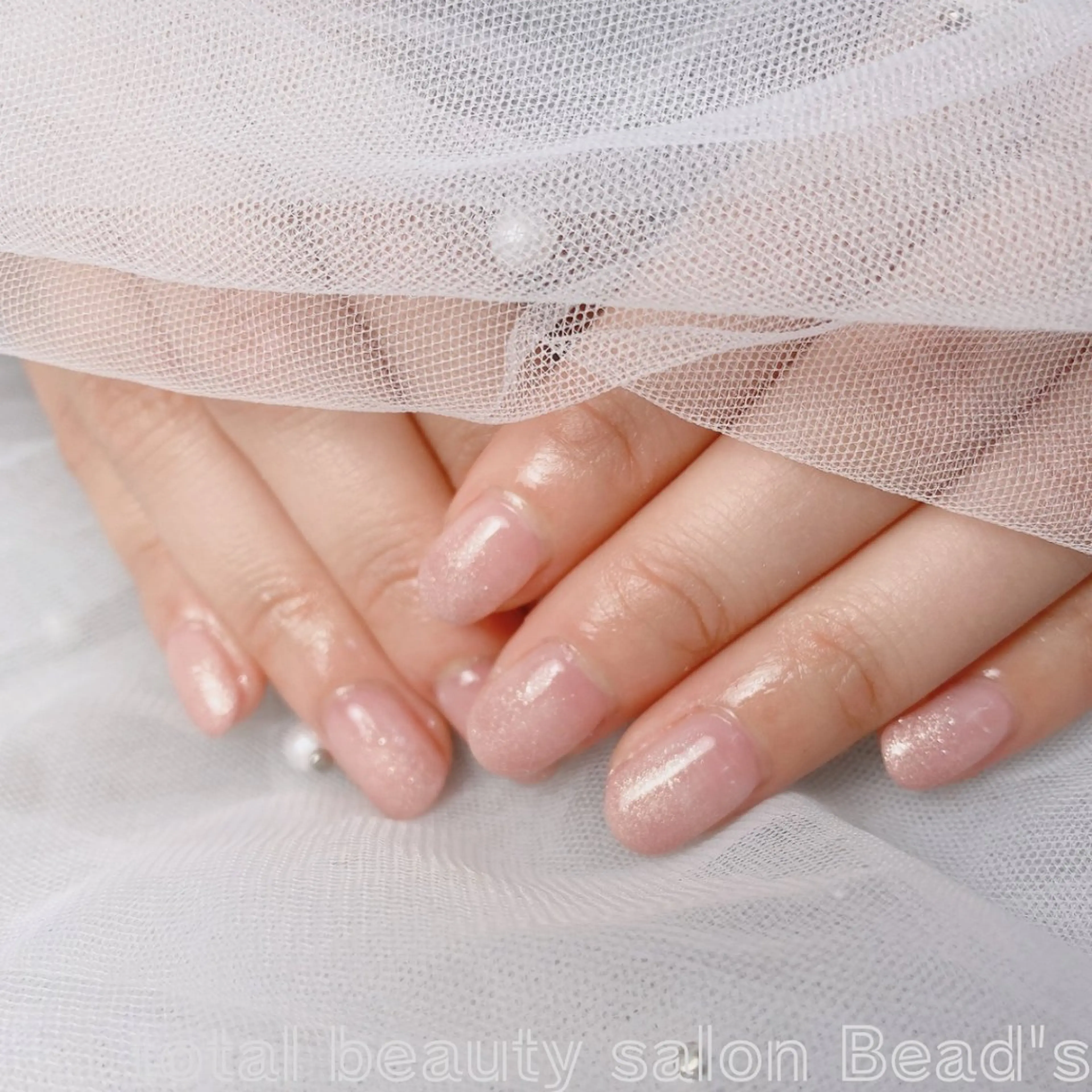 ネイル グラデーション ラメ(グリッター) ラメグラデーション ピンク ハンドネイル ネイルサロン　ビーズ所属・トータルビューティー サロンビーズ すずのネイルデザイン