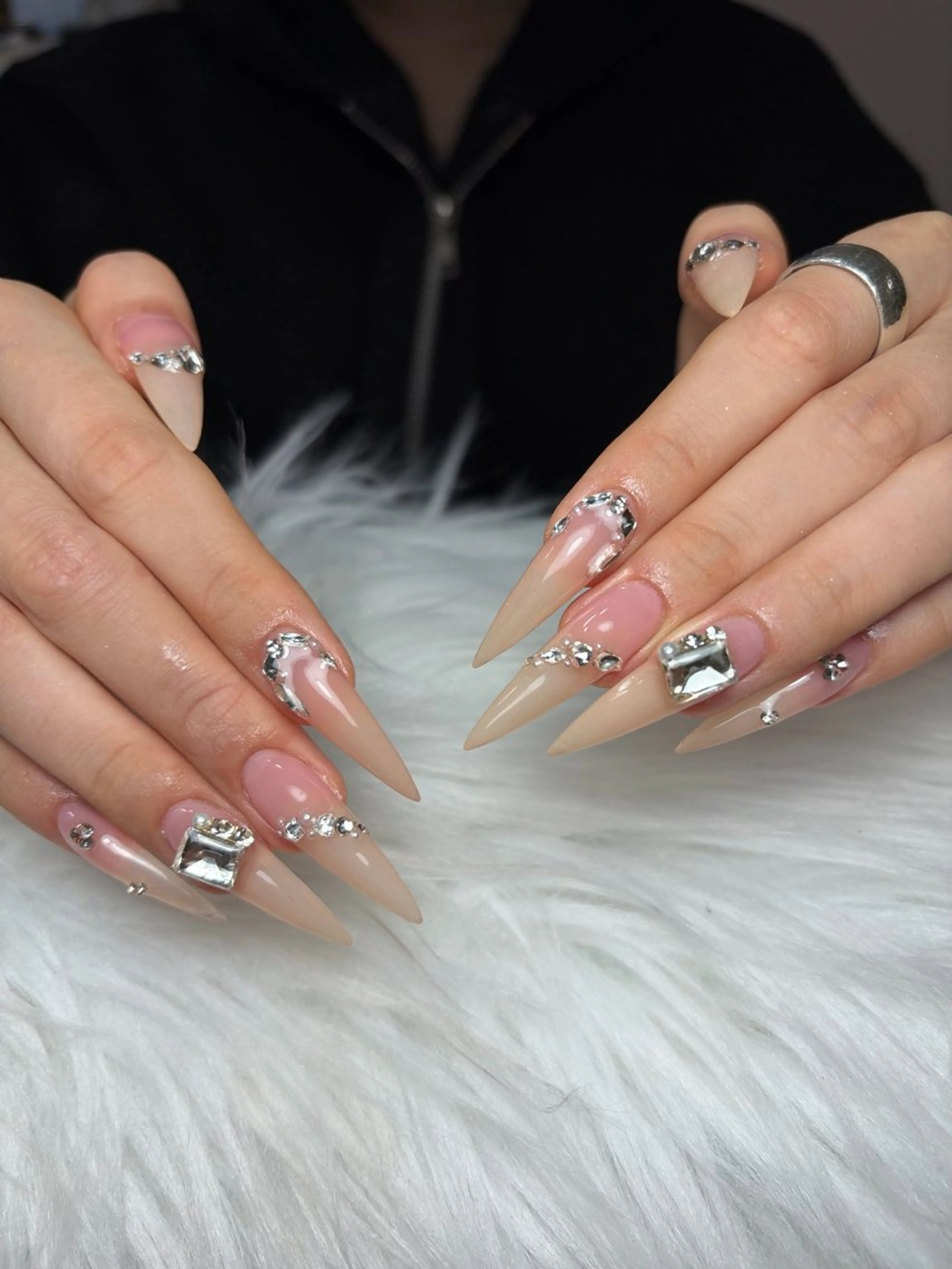 ネイル アートネイル 長さ出し ジェルネイル マグネットネイル ニュアンスネイル ハンドネイル Cloudy Chan Nailのネイルデザイン