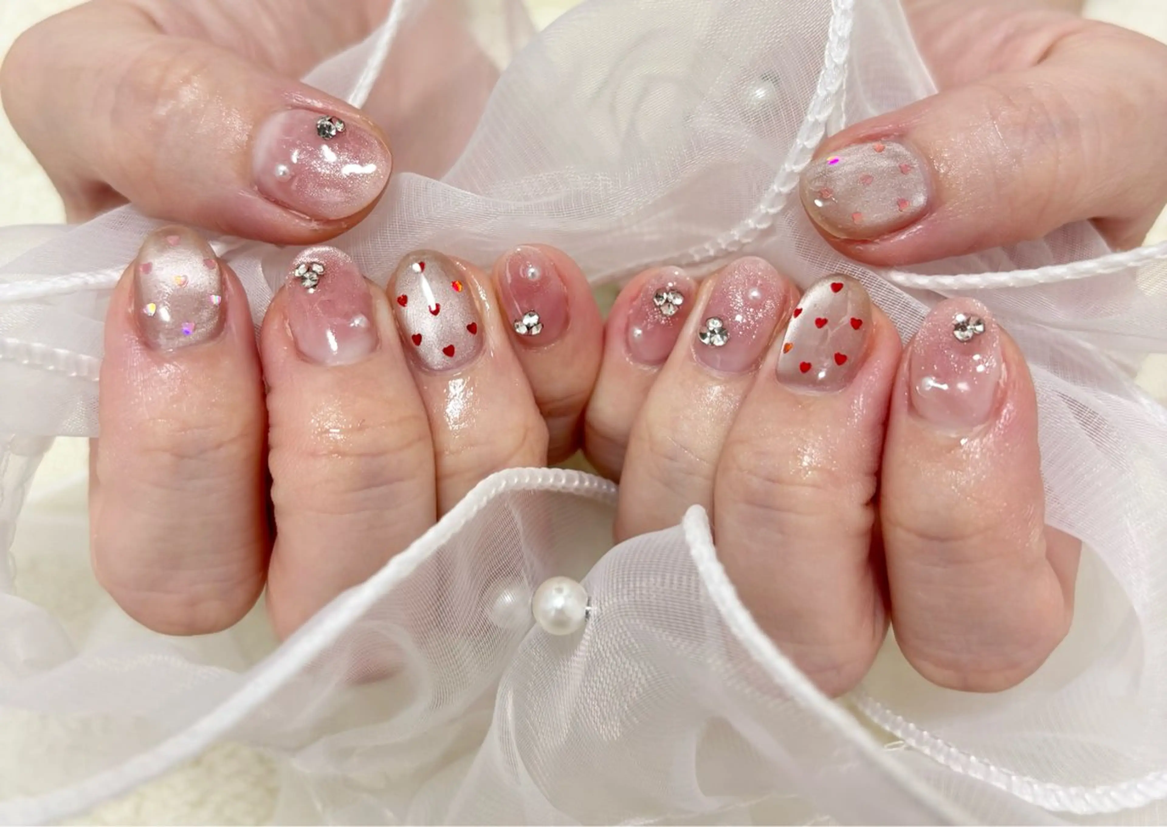 ネイル チークネイル ドット ハート わたなべ さやかのネイルデザイン