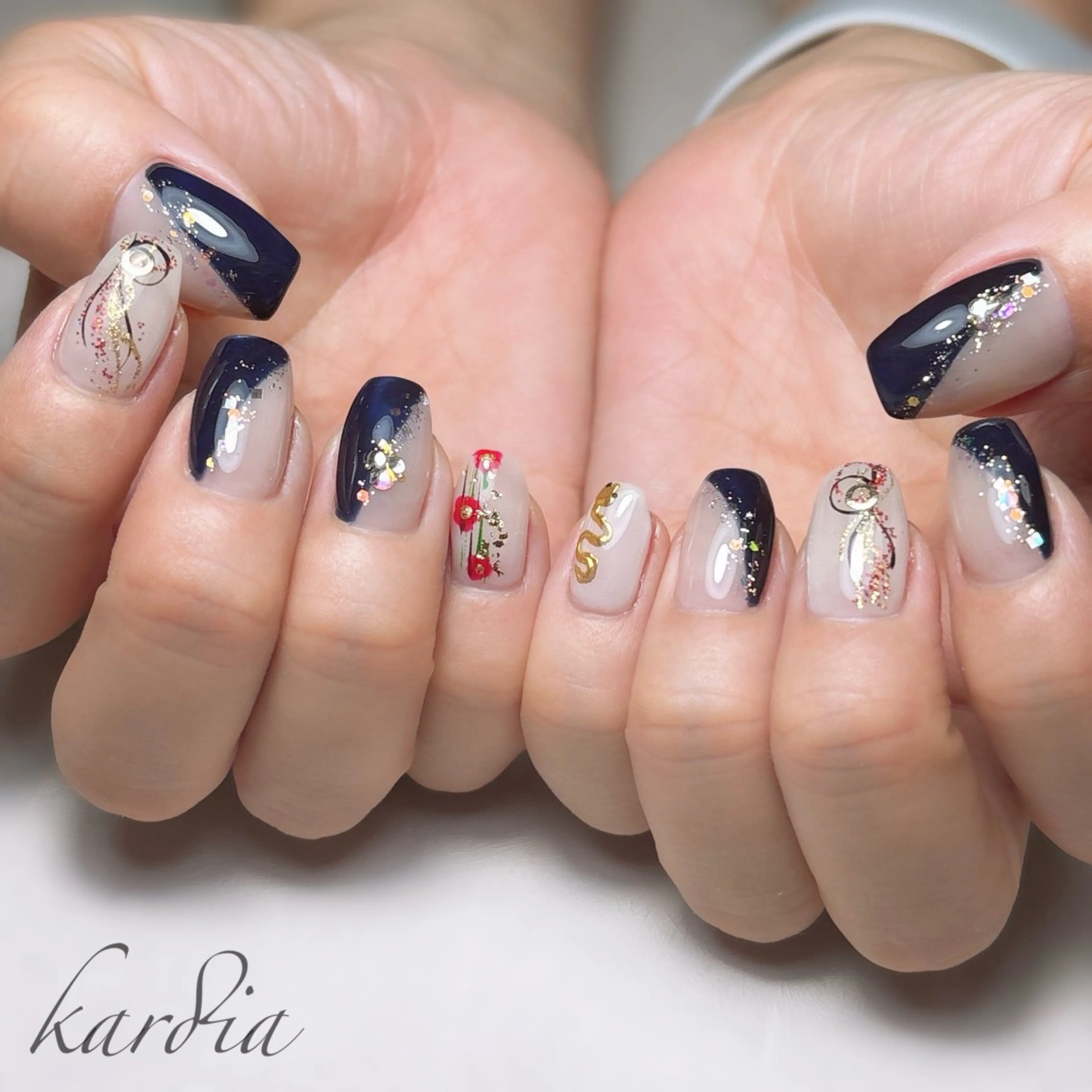 ネイル ハンドネイル καρδιά -ｶﾙﾃﾞｨｱ-のネイルデザイン