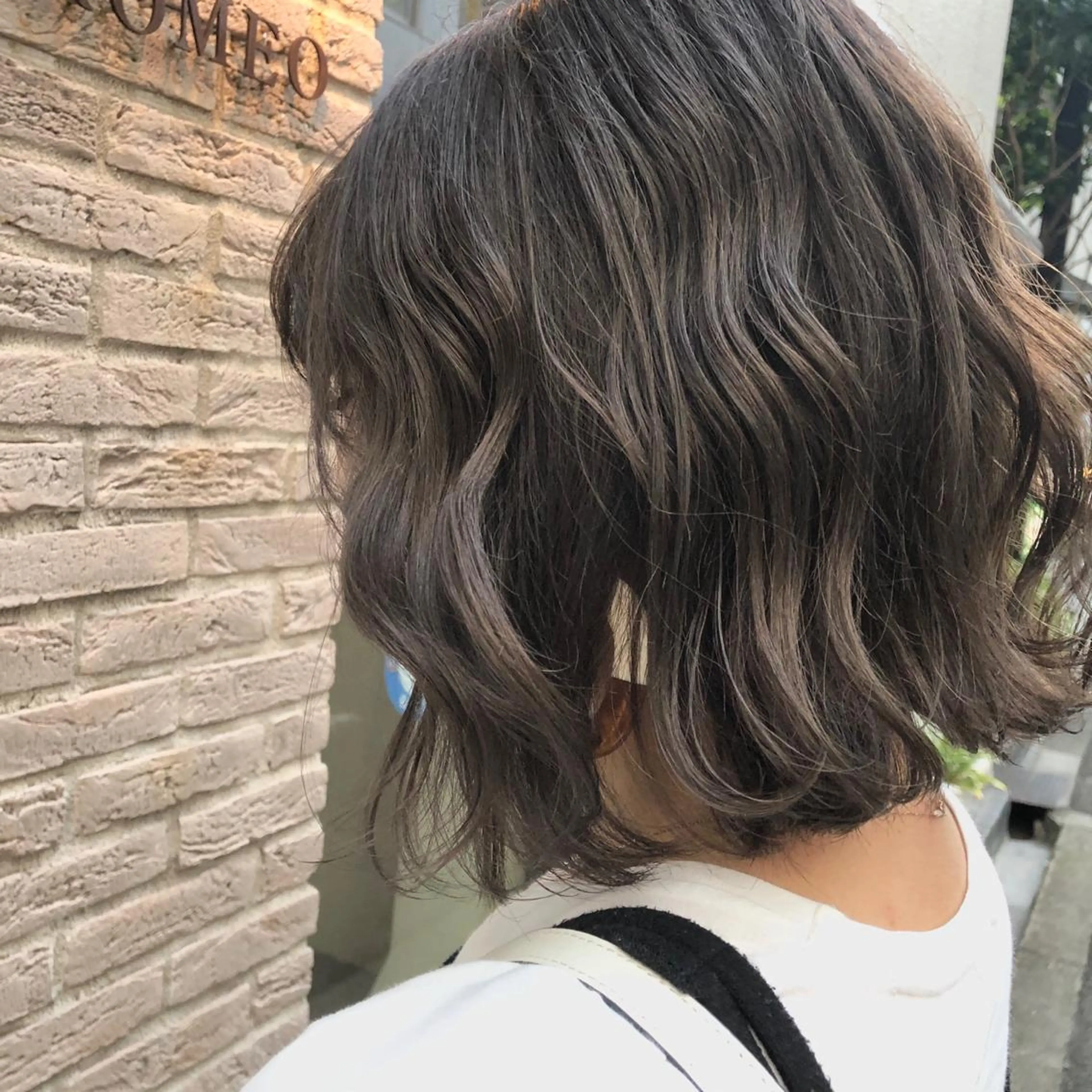 ミディアム ，comma momoka🪄のヘアスタイル