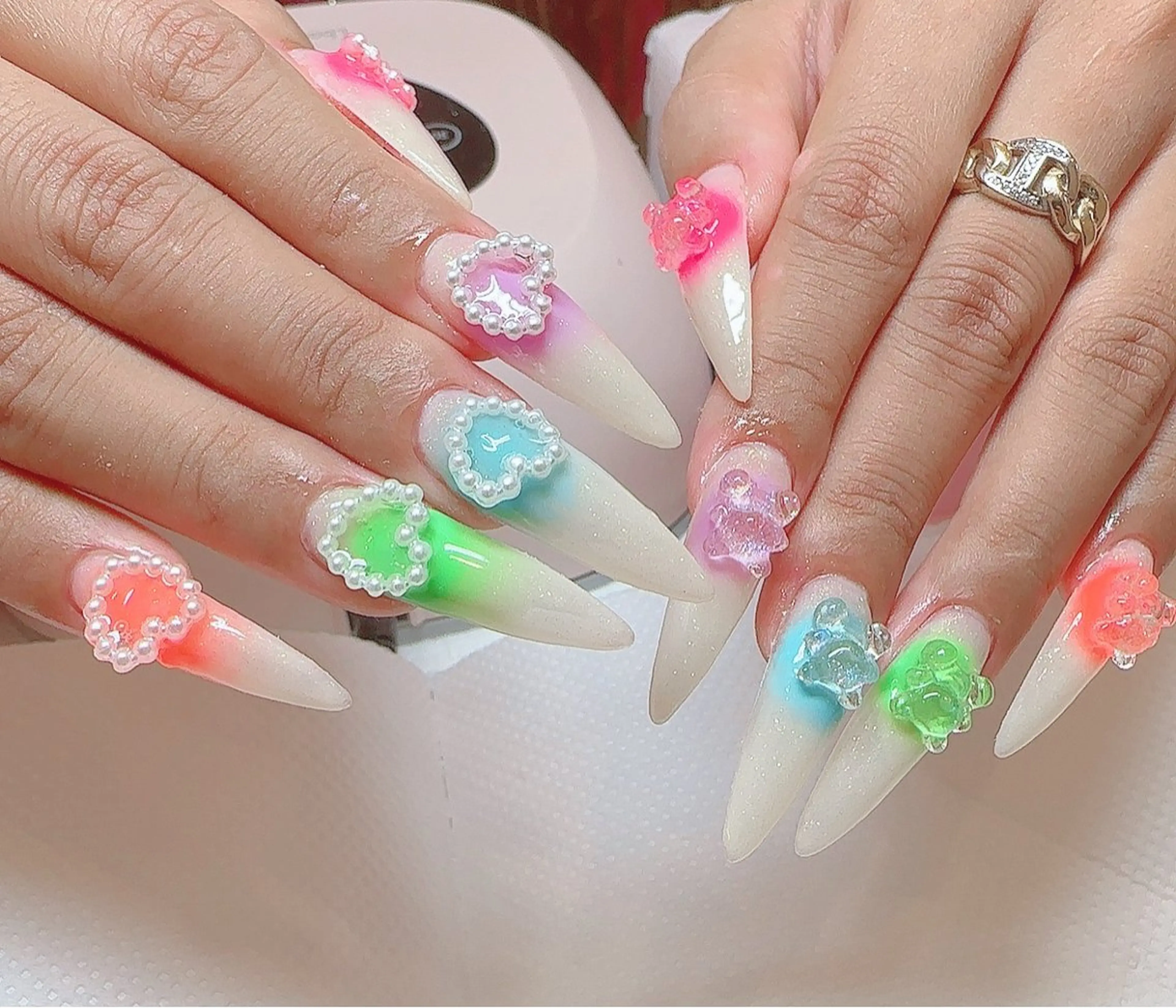 ネイル ゴージャス ネイルチップ ハンドネイル Le'a シズカのネイルデザイン