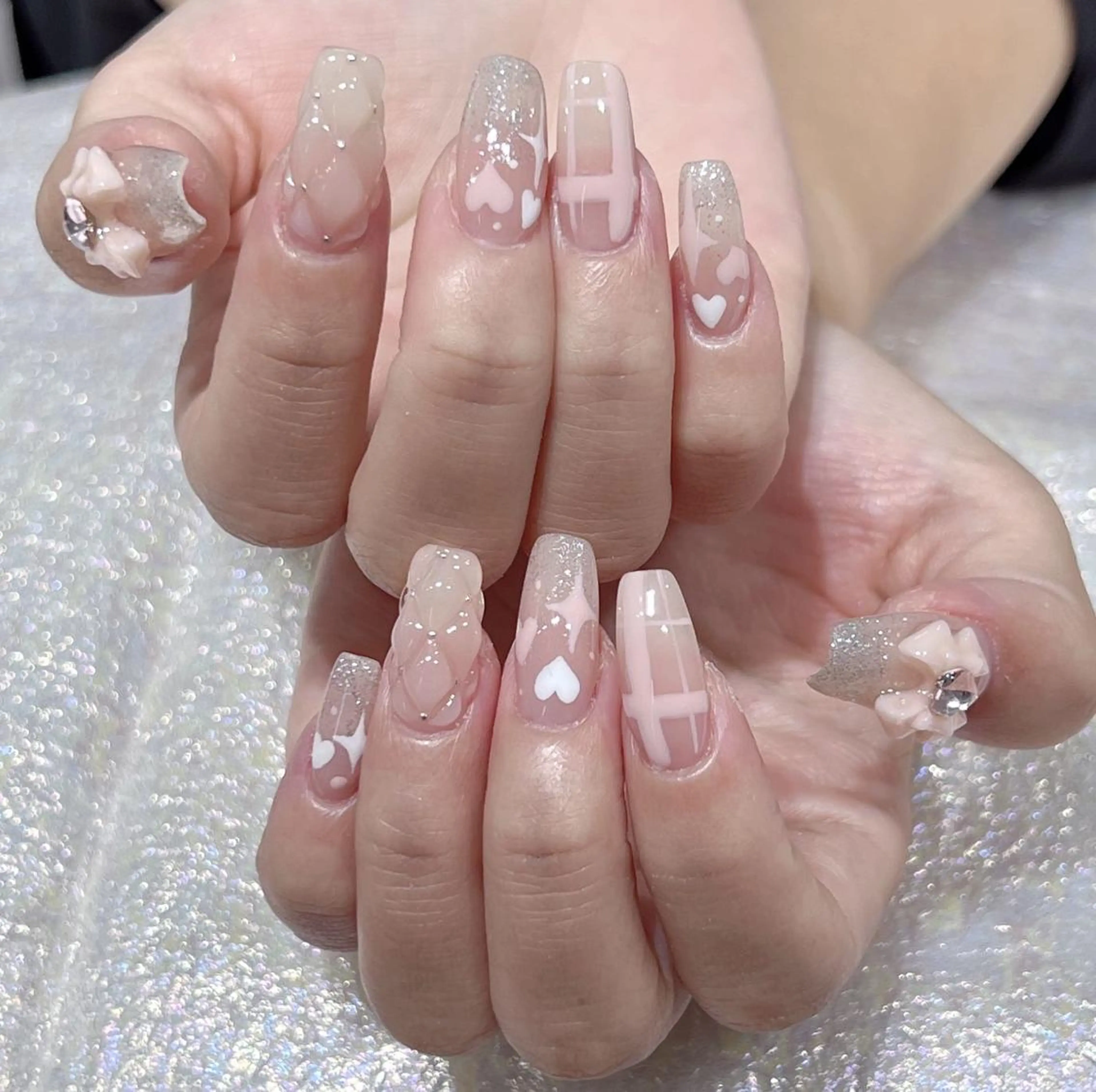 ネイル ハンドネイル Queens テイのネイルデザイン