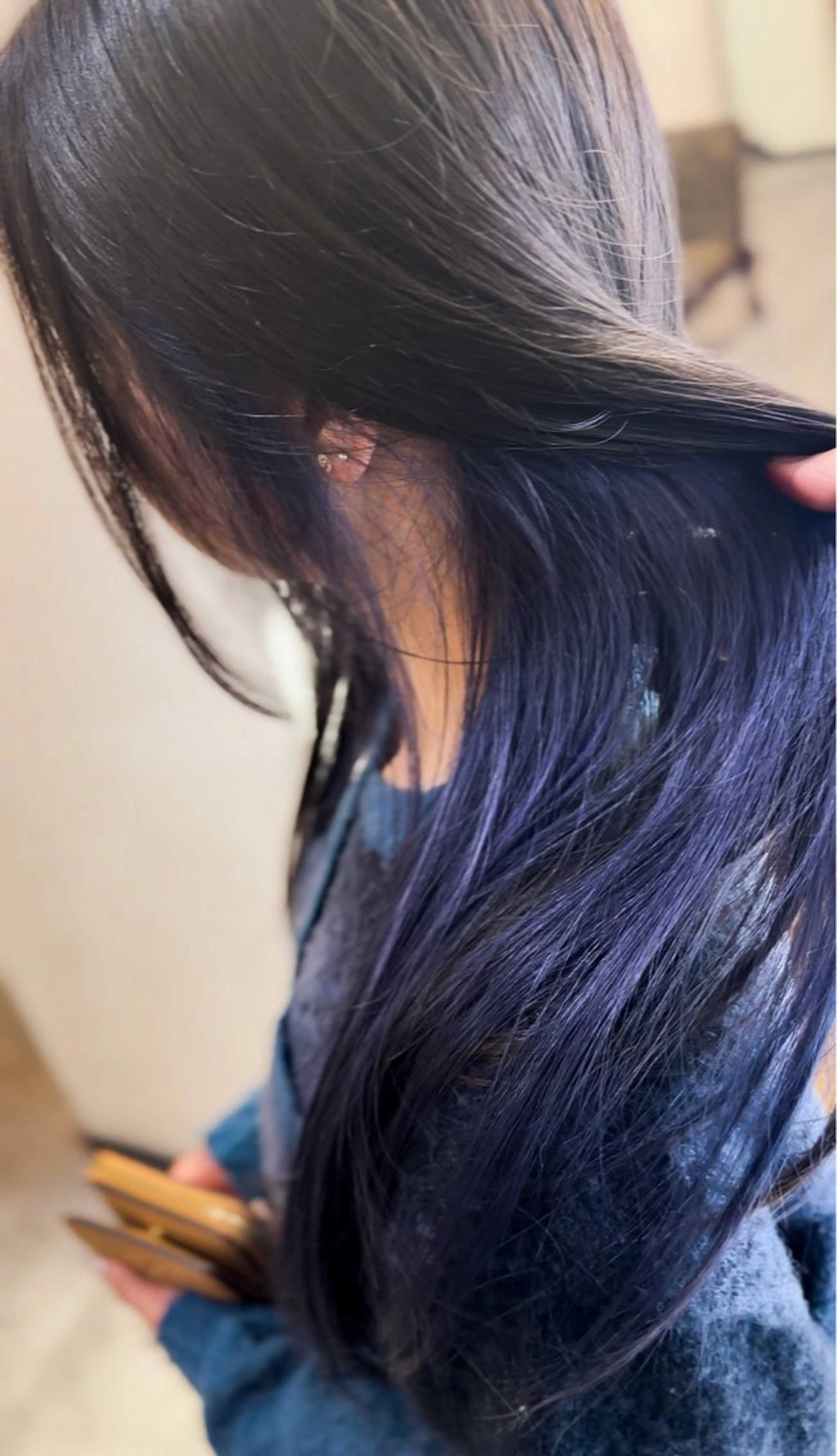 ロング パープルカラー カット ヘアカラー 飯星慧斗 /ブリーチ、縮毛矯正のヘアスタイル