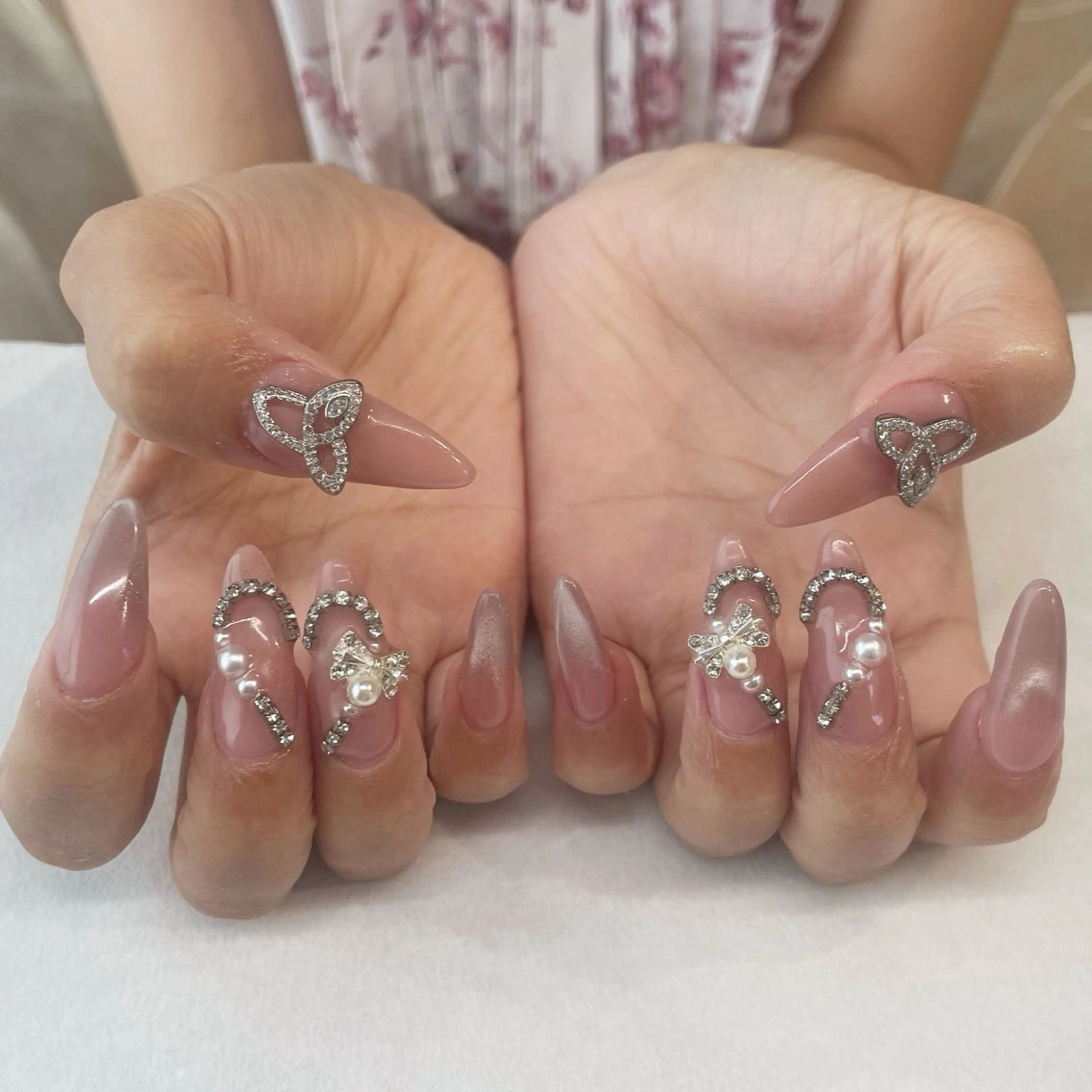 ネイル ハンドネイル 💎🐰 saki. m 🐰💎のネイルデザイン