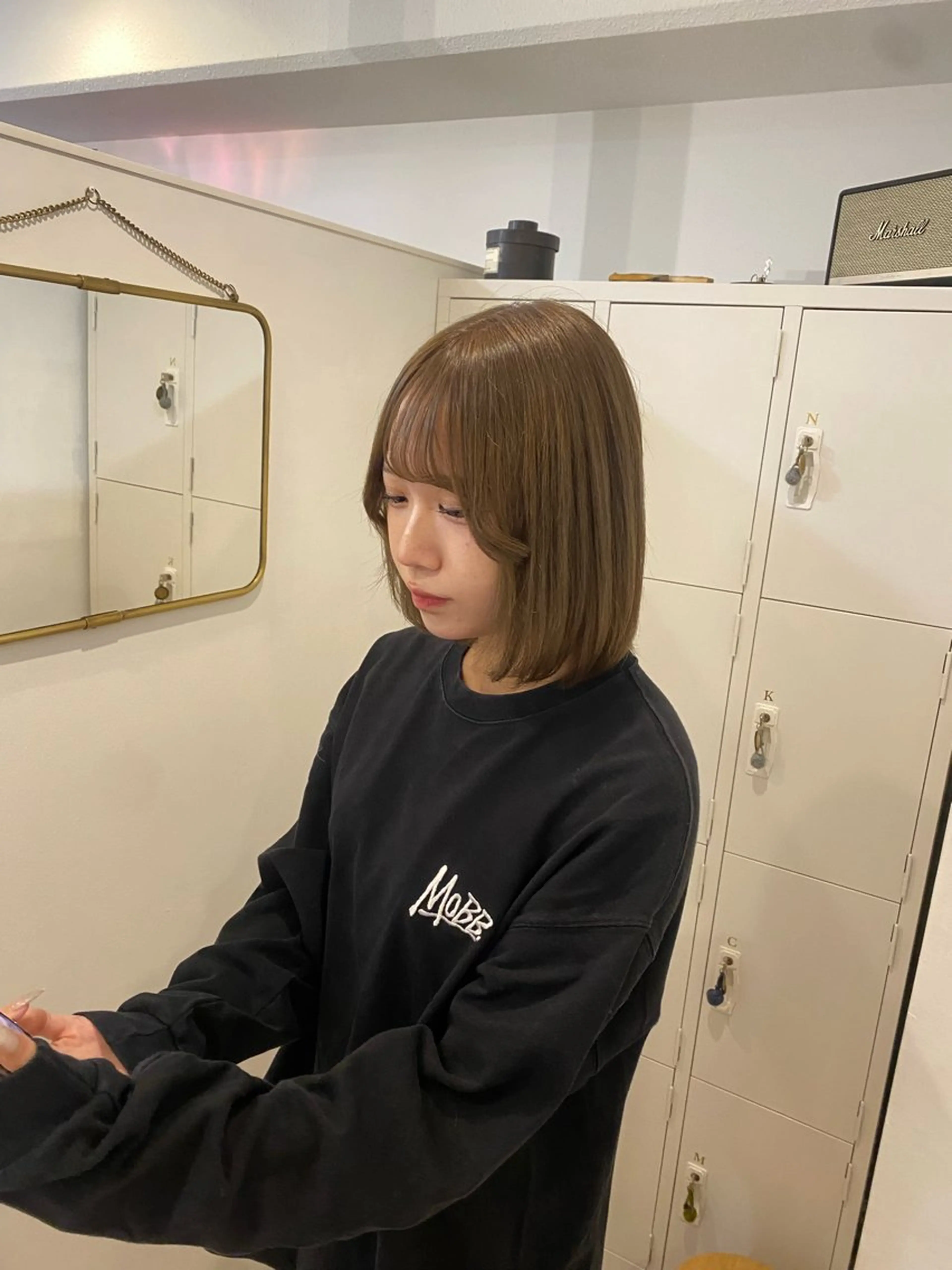 ミディアム カラー ブリーチ H 女性専用サロン梅田所属・牧野 航大のヘアスタイル