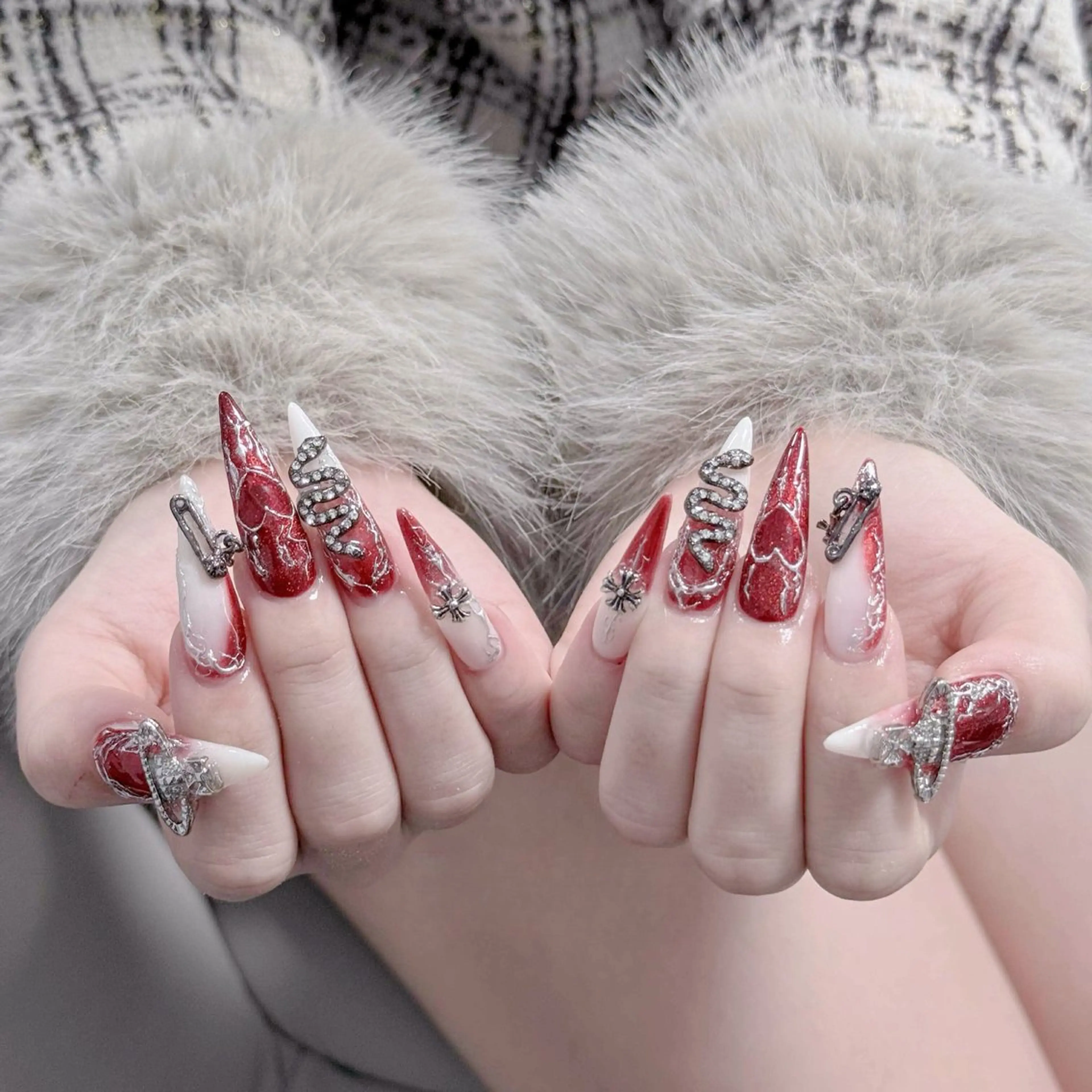 ネイル チークネイル フレンチネイル ガラスフレンチ グラデーション キラキラネイル ハンドネイル LilyLala Nailsalonのネイルデザイン