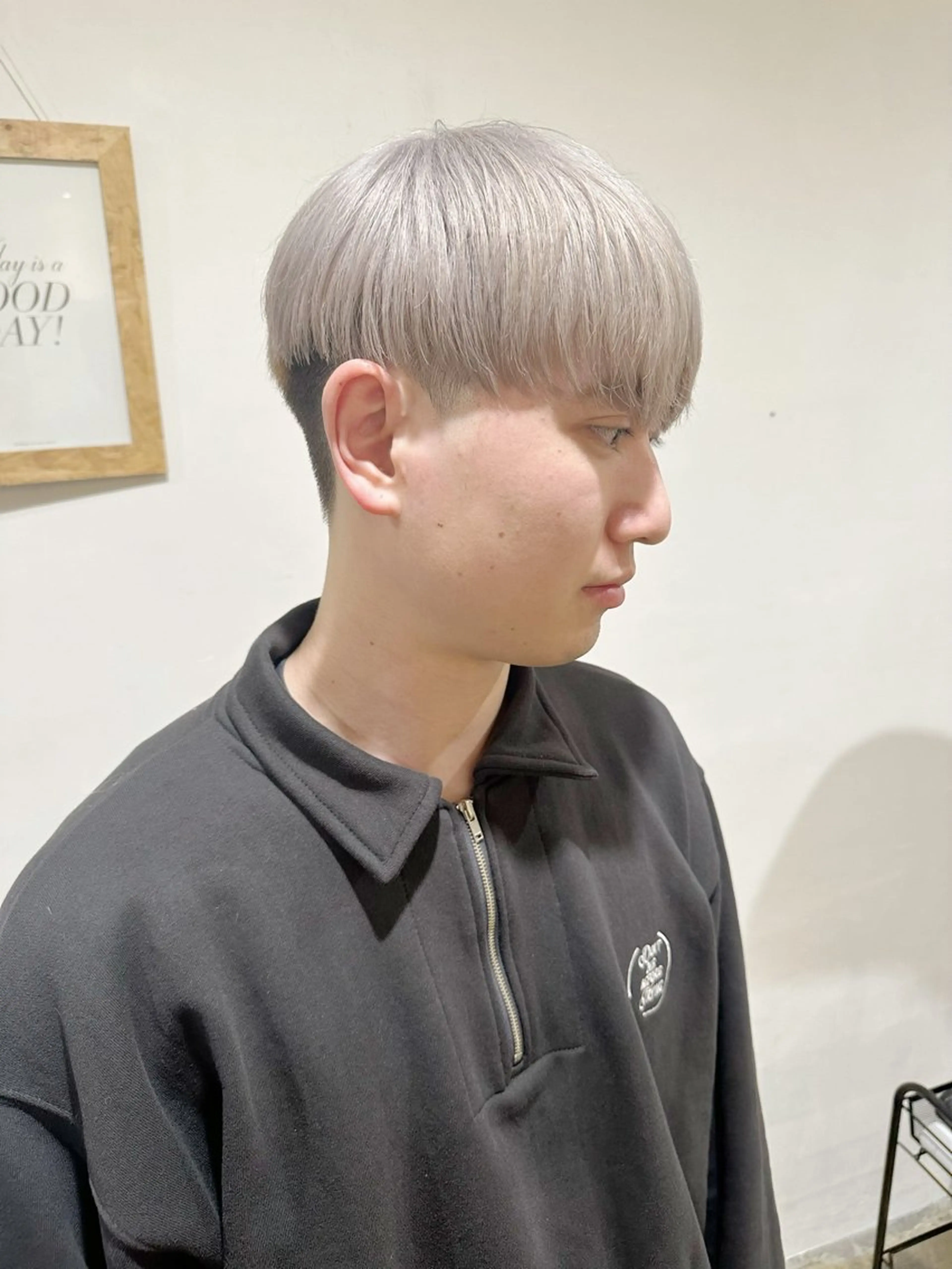 ショート カラー メンズ メンズブリーチ ブリーチ シルバー ホワイトシルバー 🦋高岡 ゆうが🦋のヘアスタイル