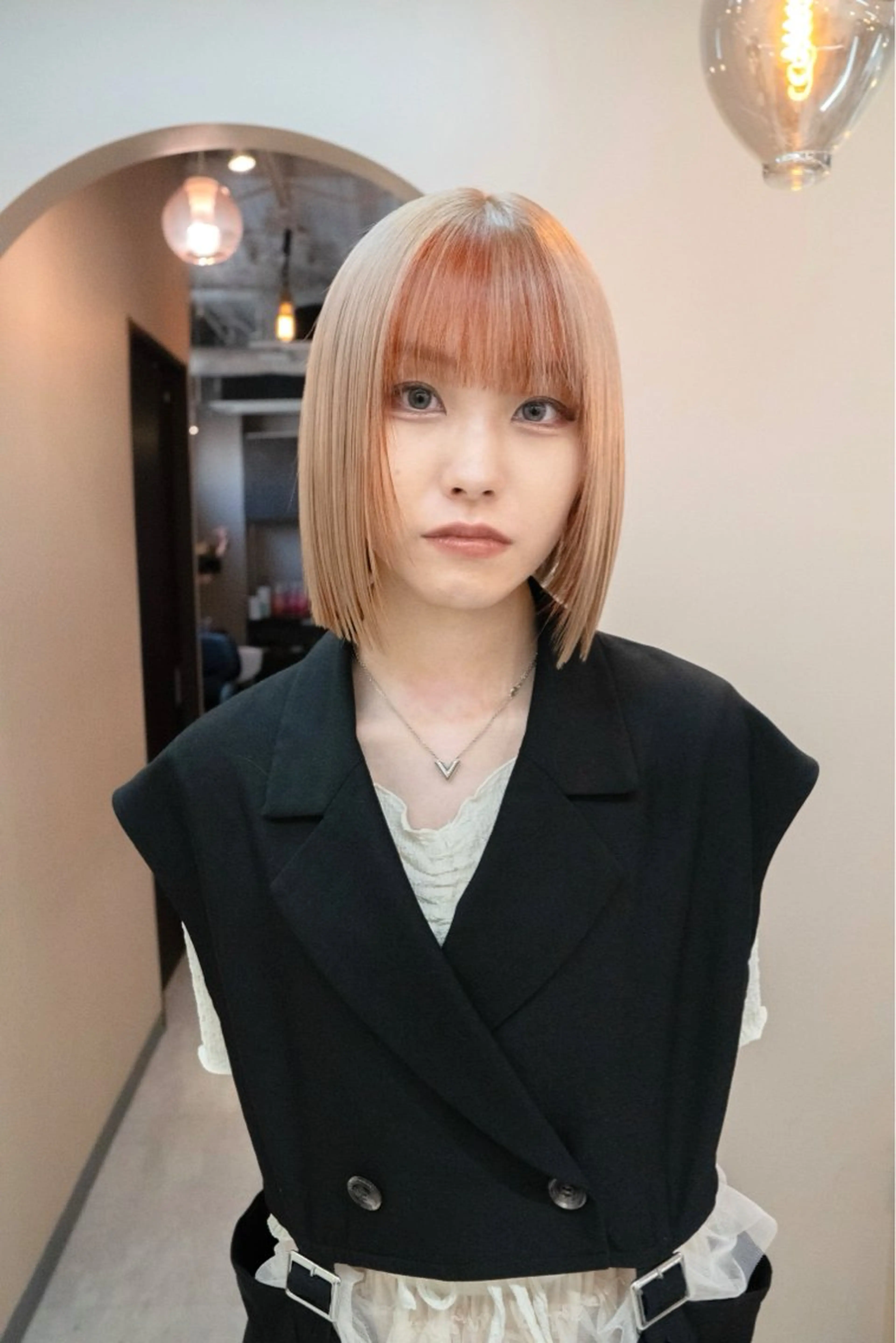 【新規】似合わせカット ＋ 高彩度ブリーチカラー ＋フルカラー ￥20000の写真