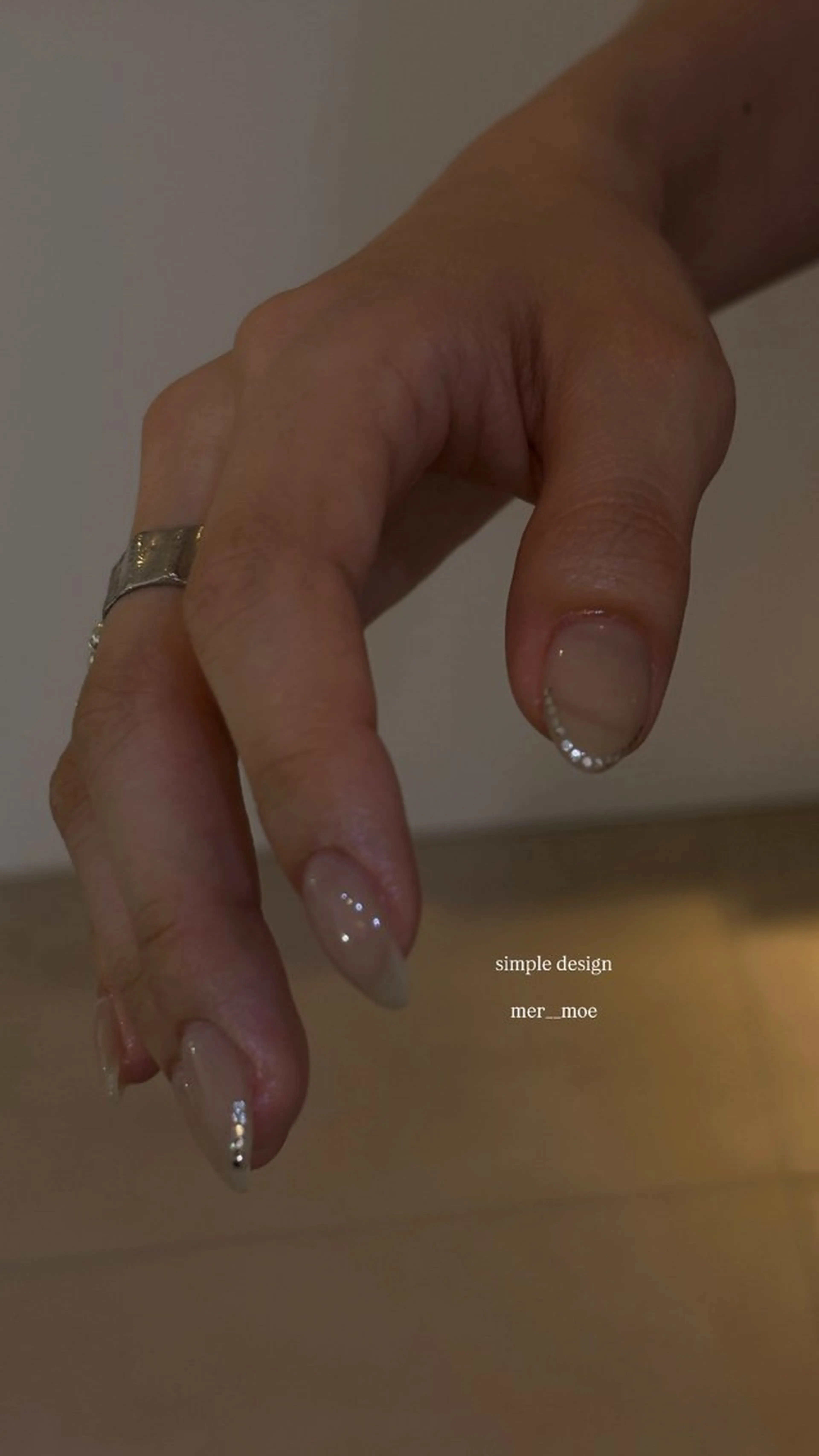 ネイル アートネイル オーロラネイル フットネイル フレンチネイル ジェルネイル ハンドネイル moe ⠀のネイルデザイン