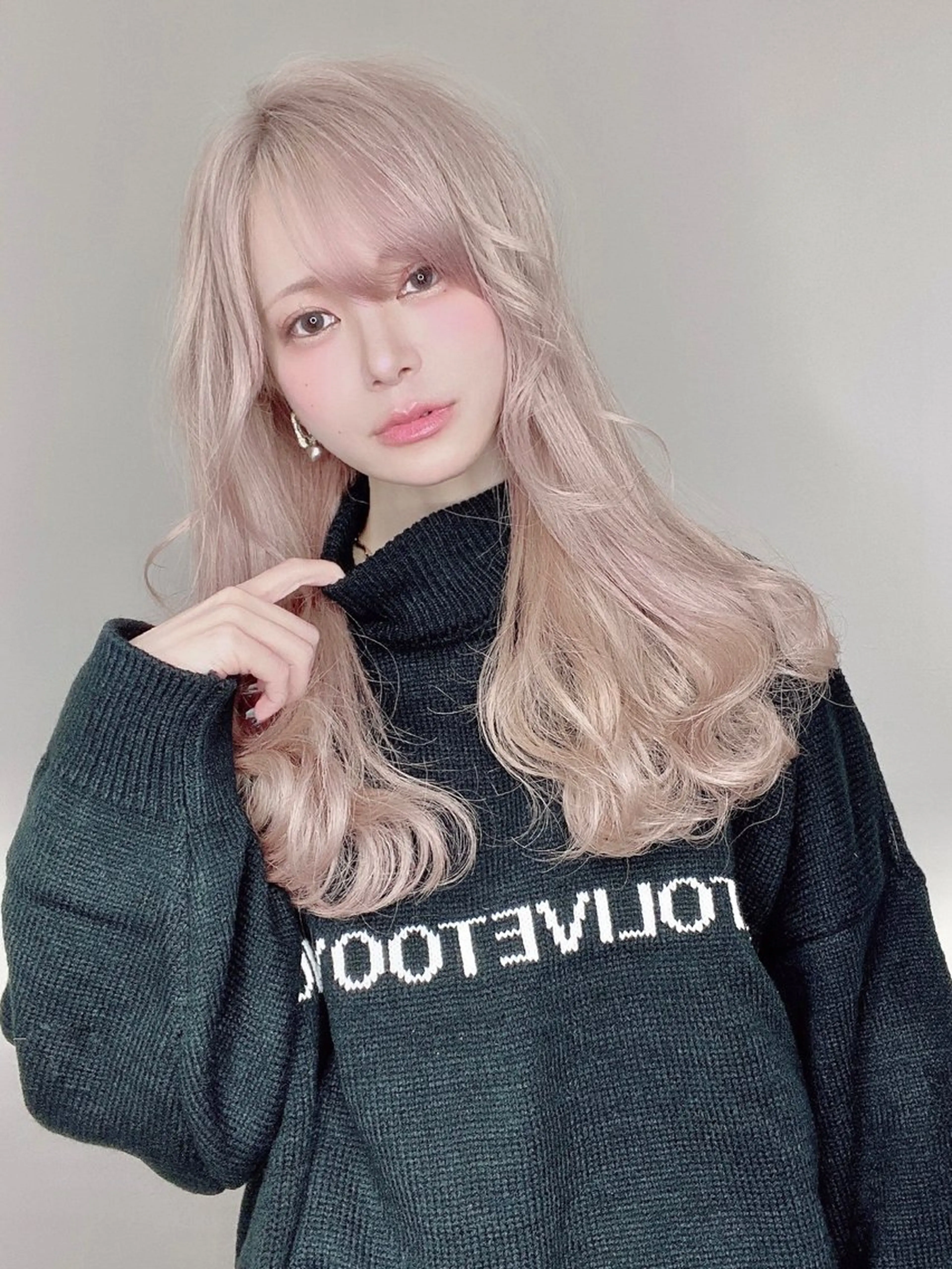 ロング カラー ベージュカラー ブリーチ ブロンド ケアブリーチ ダブルカラー Via officialのヘアスタイル