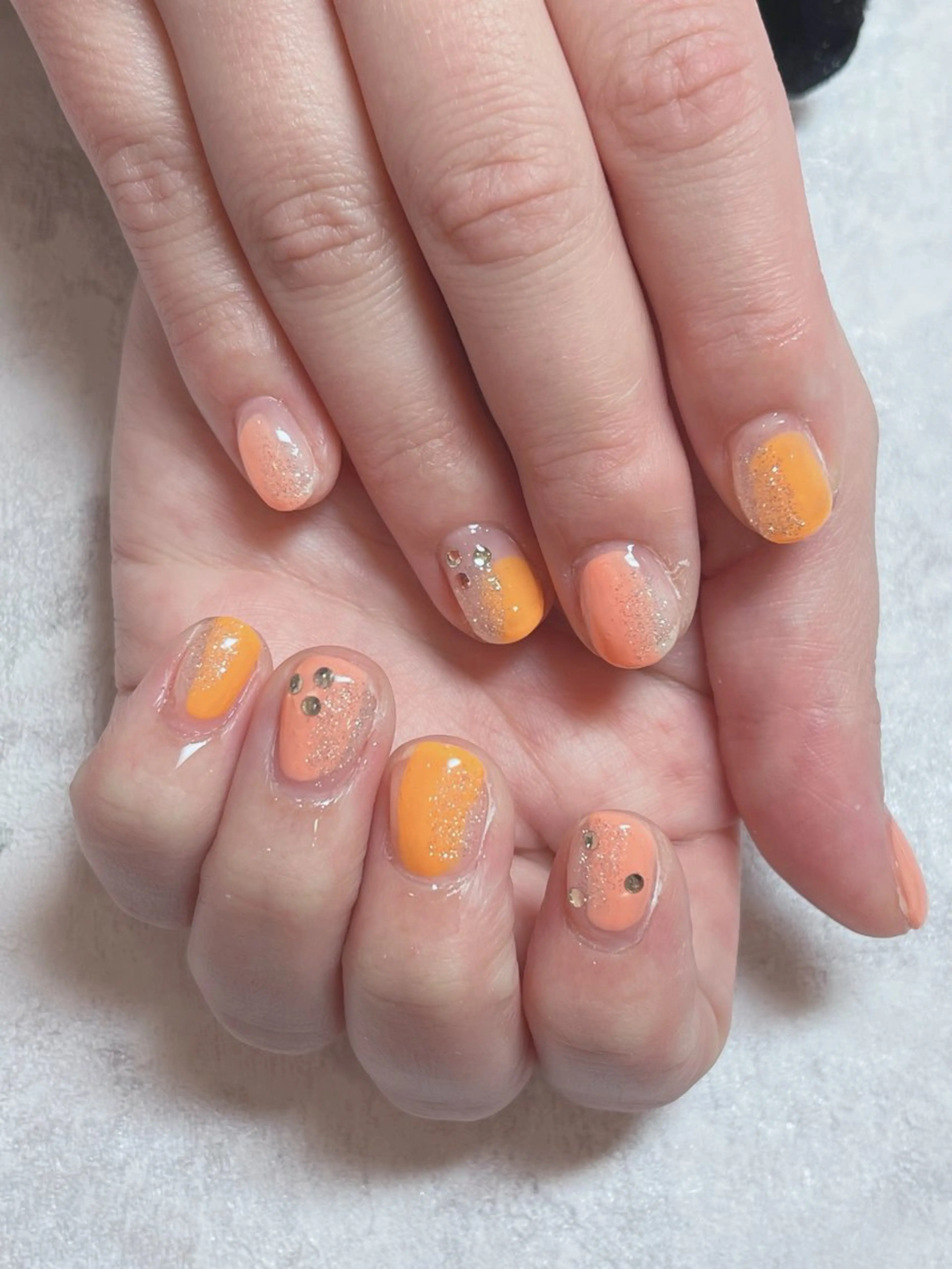 ネイル ストーンネイル HARUKA 🌸のネイルデザイン