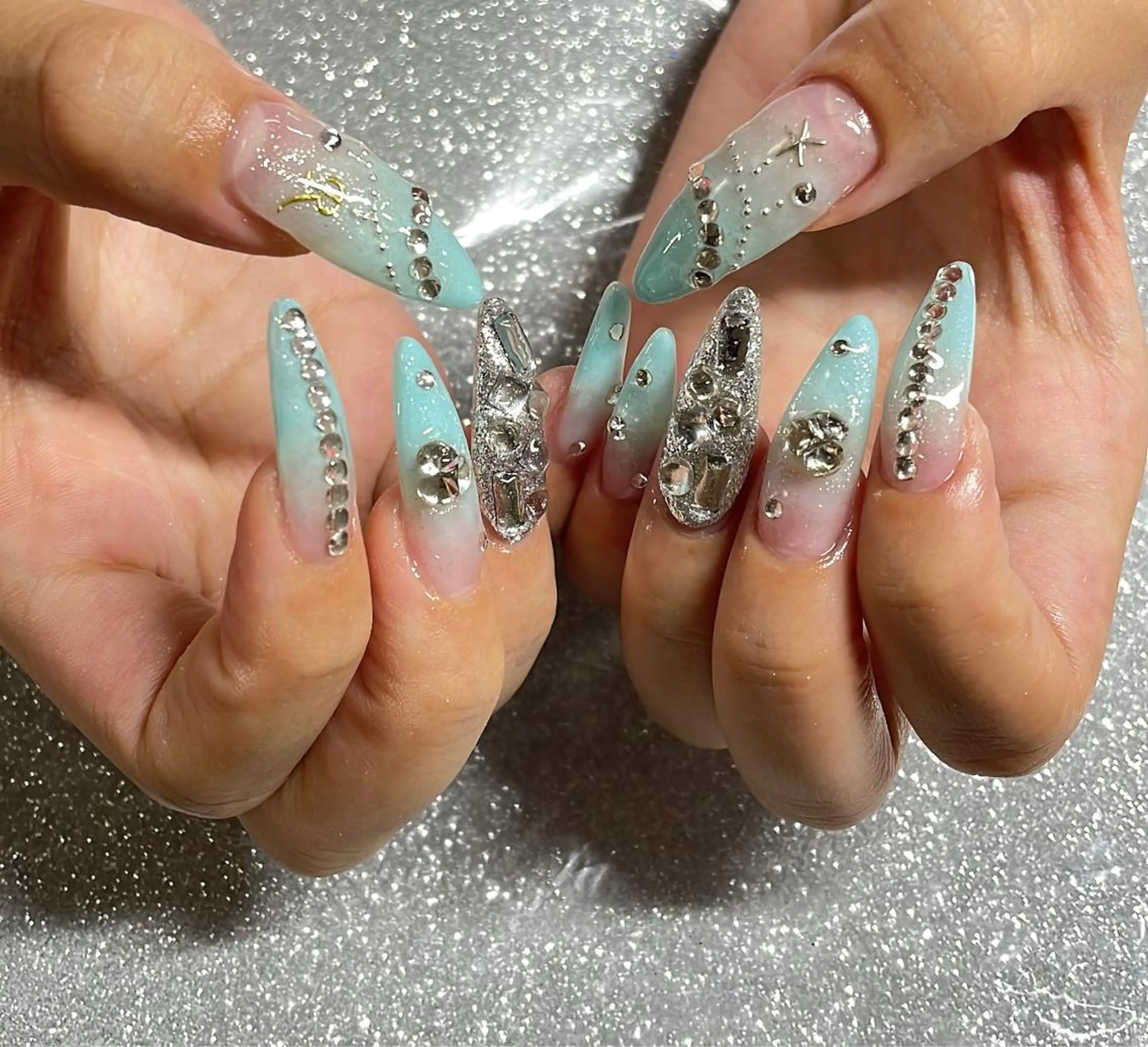 ネイル ハンドネイル VIERU 🌈🎀💖のネイルデザイン