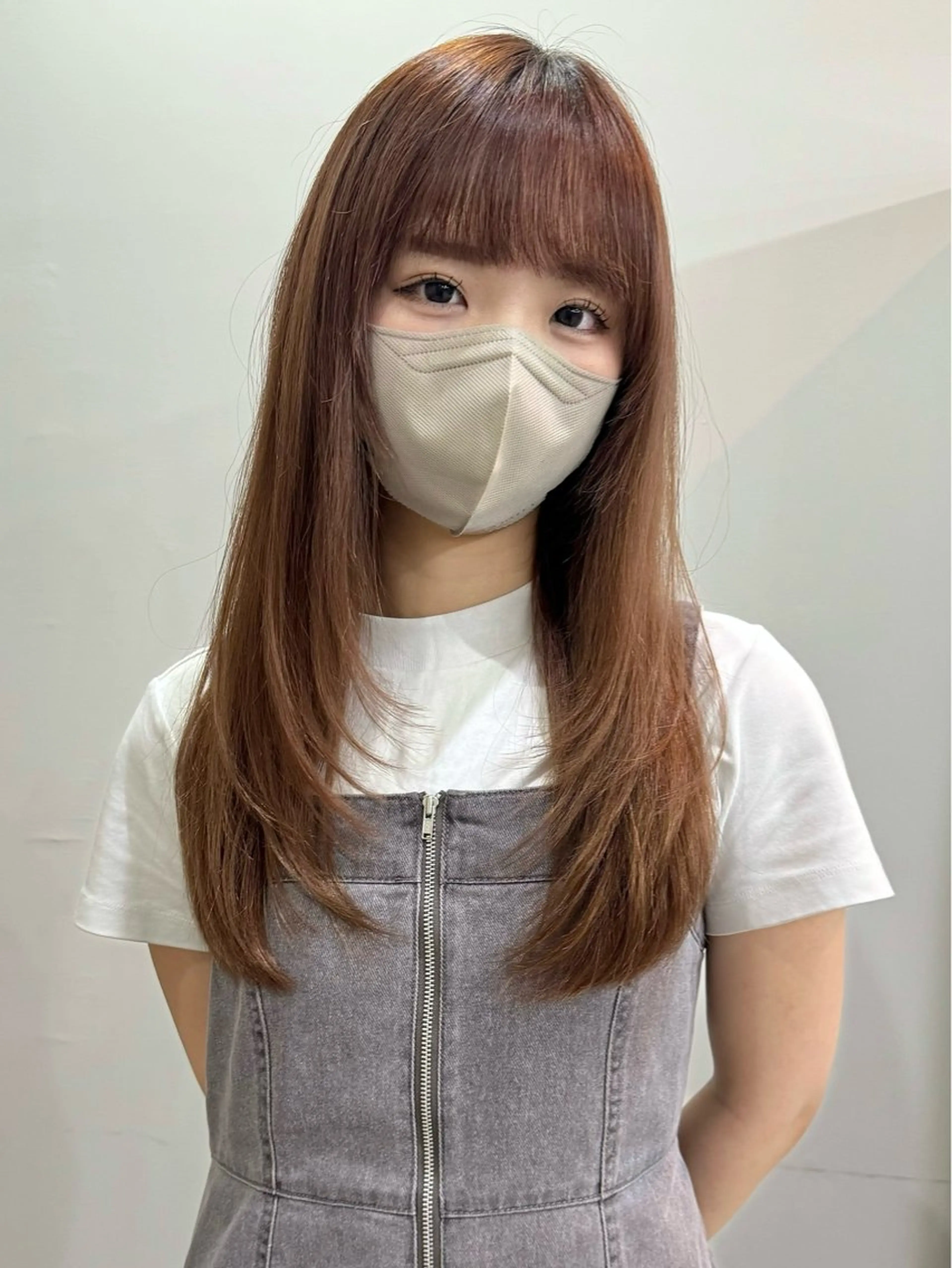 ロング レイヤーカット 切りっぱなしボブ/ ブリーチカラー/大塚のヘアスタイル