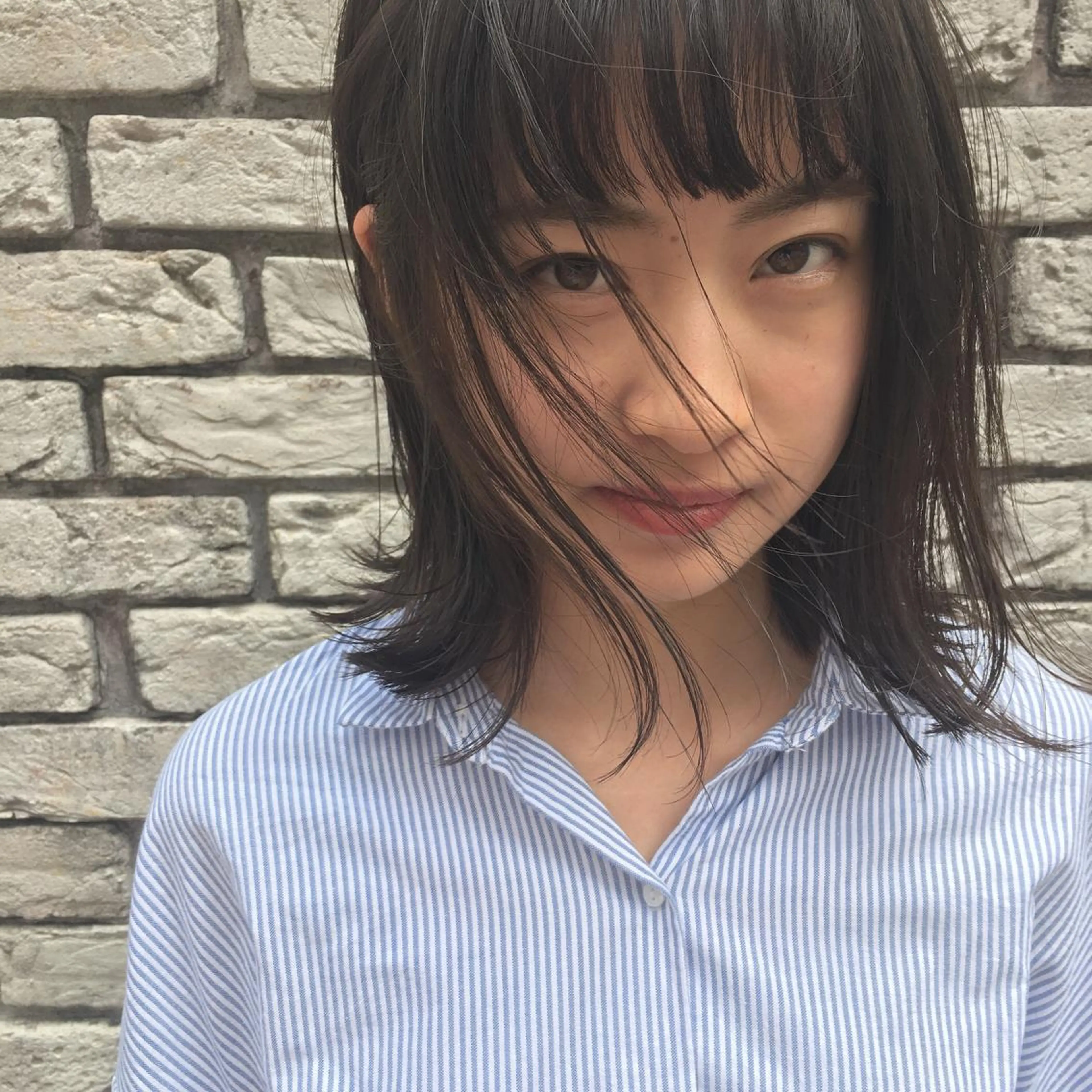 ミディアム カラー オリーブカラー レイヤーカット BLend 渋谷のヘアスタイル