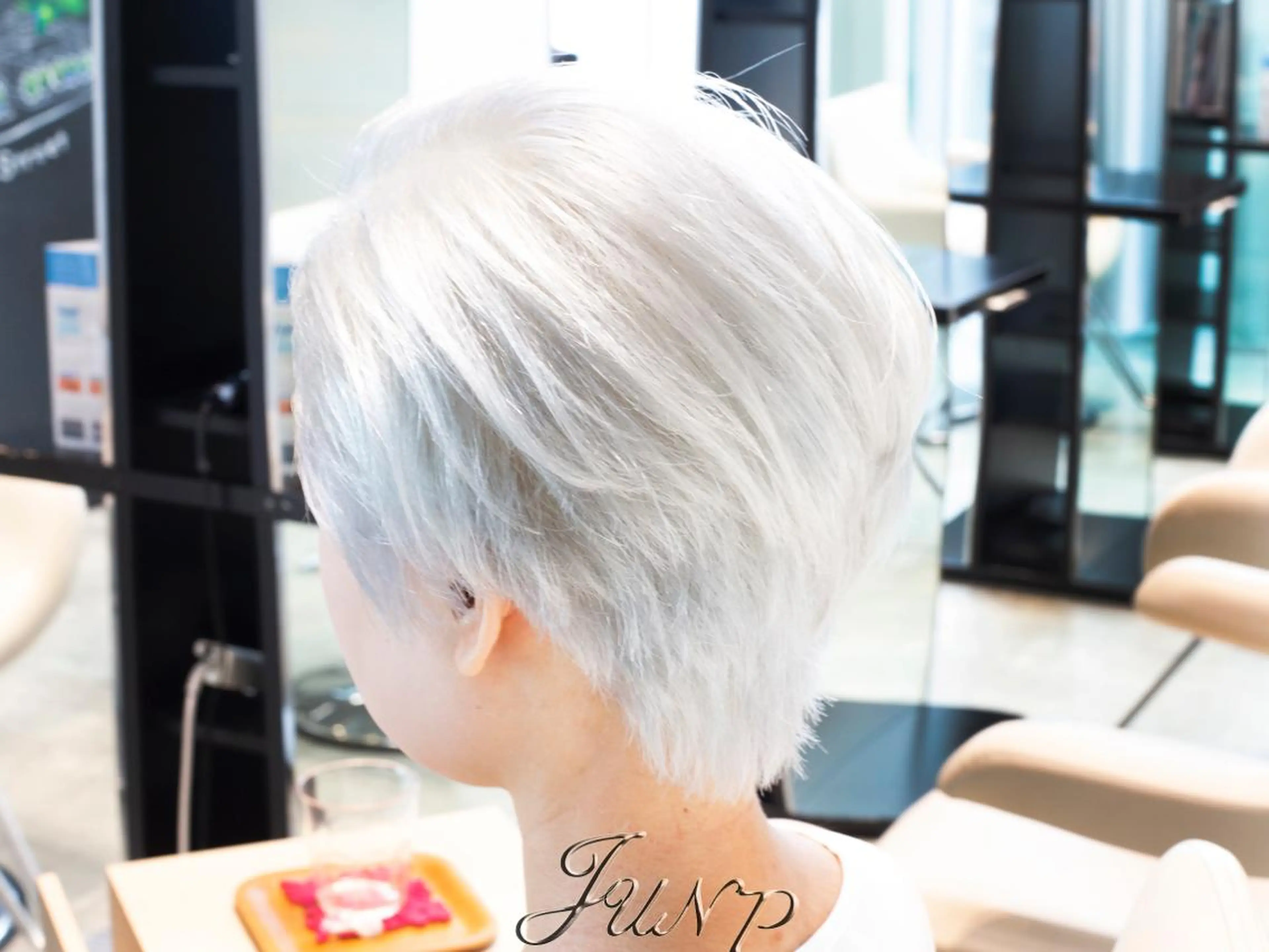 ショート カラー Re:ta Hair 飯田淳平のヘアスタイル