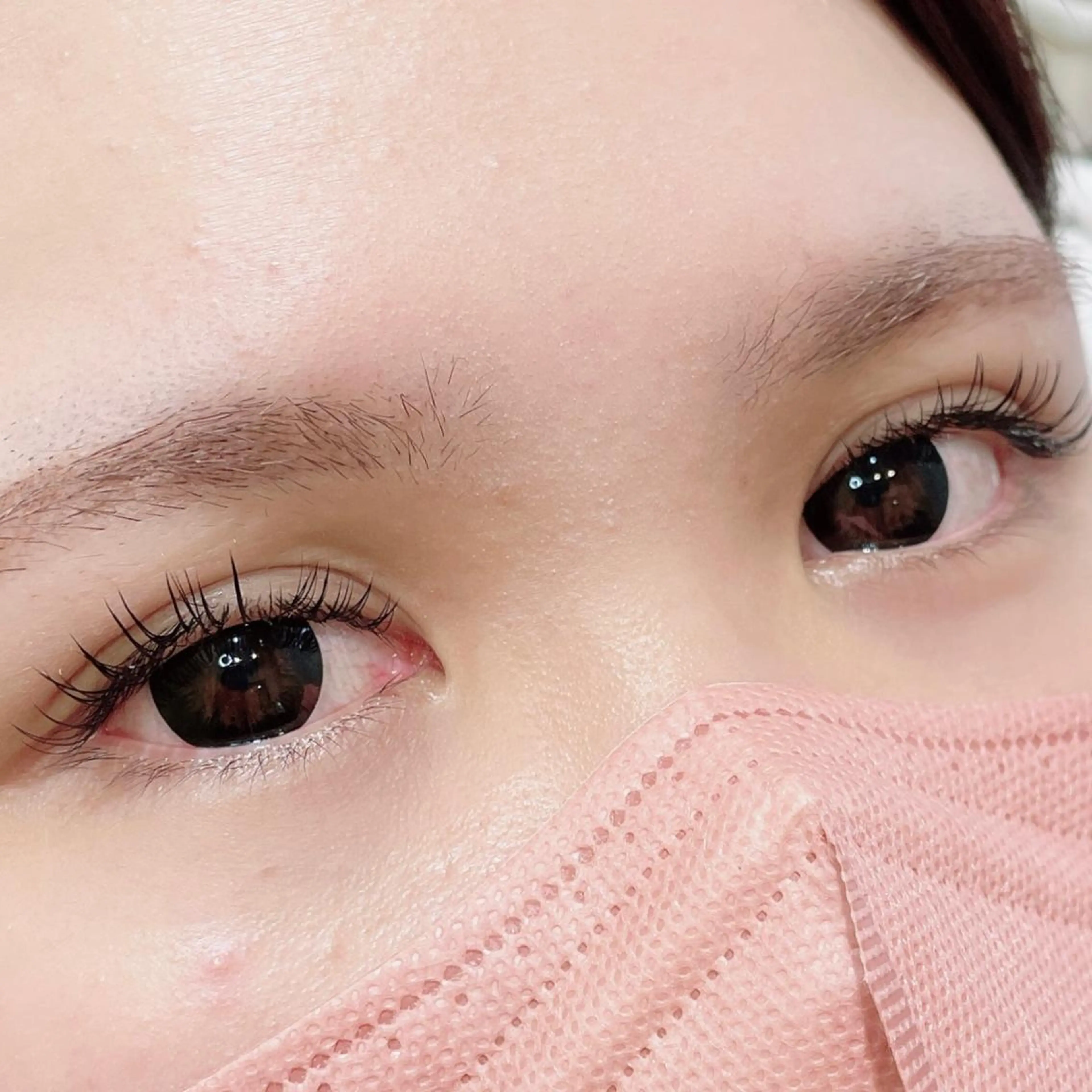 マツエク・マツパ Cカール フラットラッシュ ナチュラル マツエク SEALA 高石店所属・SEALA 高石の眉毛・アイブロウイメージ