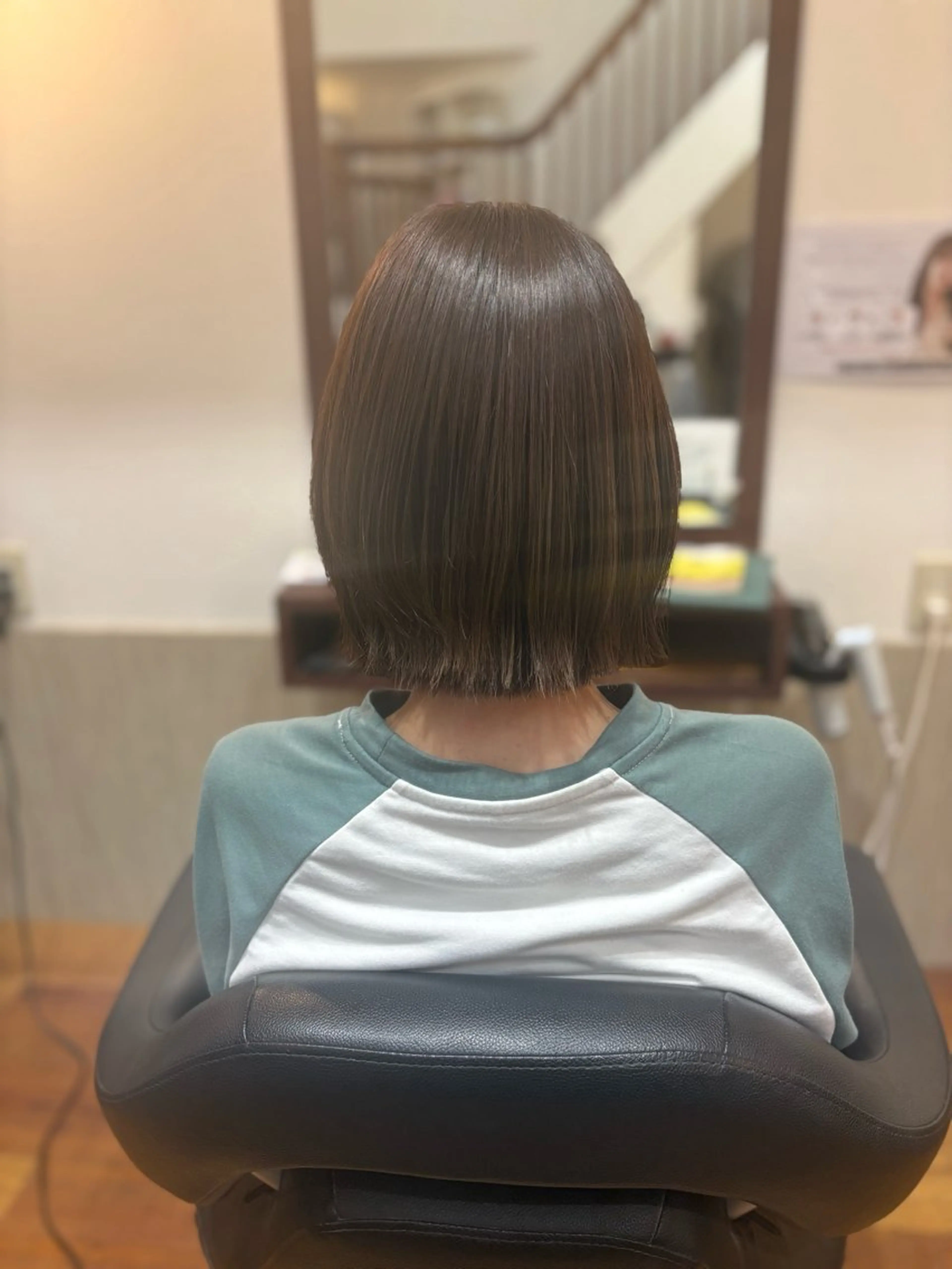 ミディアム ボブ くびれヘア MOLLASALON 浅香山店所属・髪質改善カラー 縮毛矯正🤍辻桃加のヘアスタイル