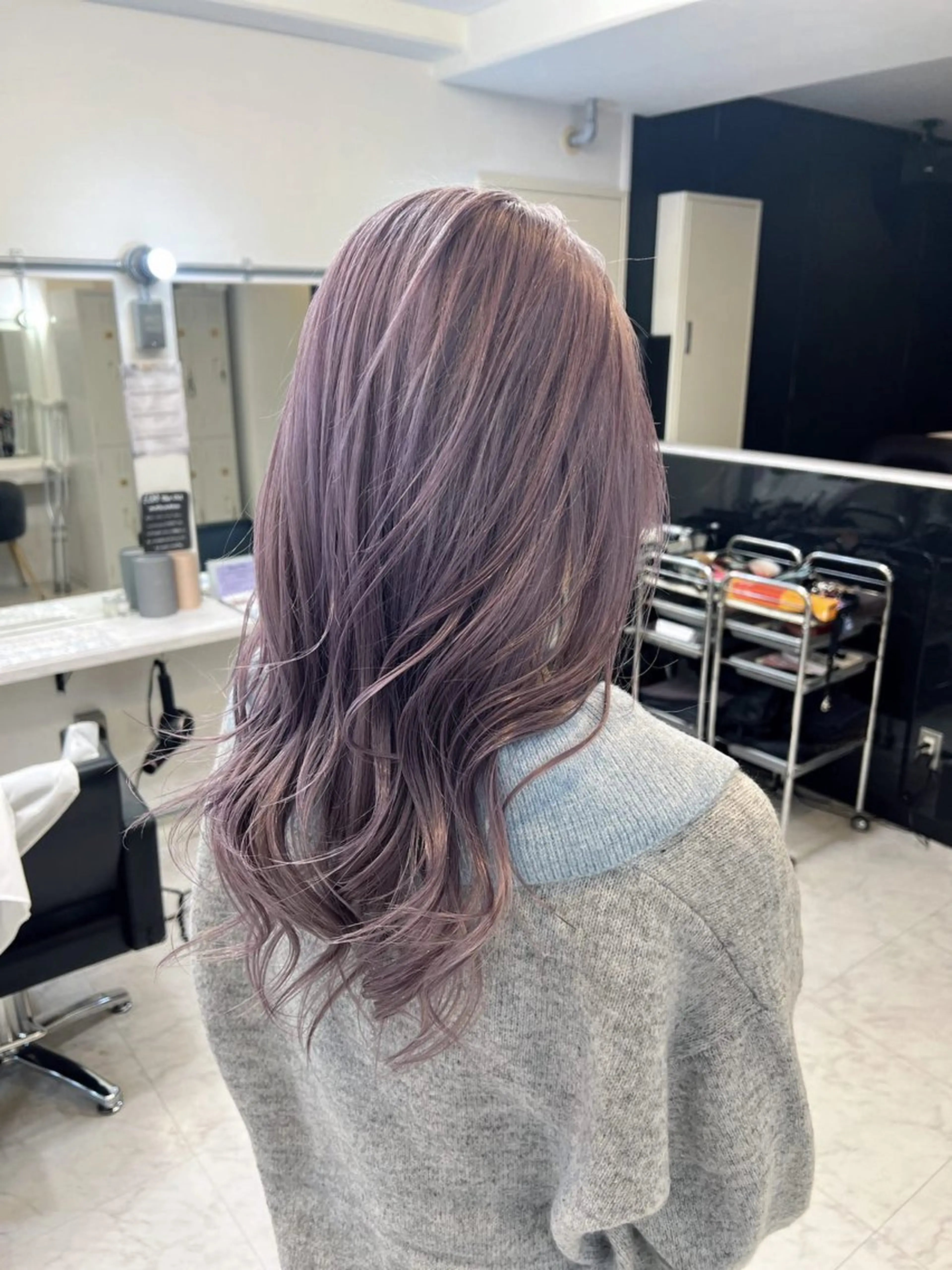 ロング カラー ヘアカラー トリートメント 🦋REISA🦋 エクステ×ハイトーンのヘアスタイル